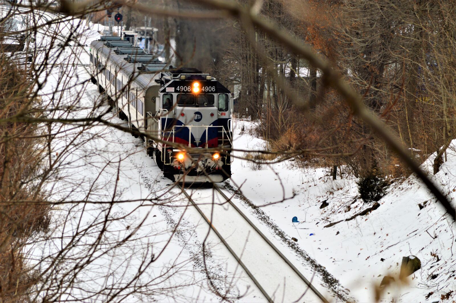 Nikon D3200 sample photo. Winter, train, the train photography