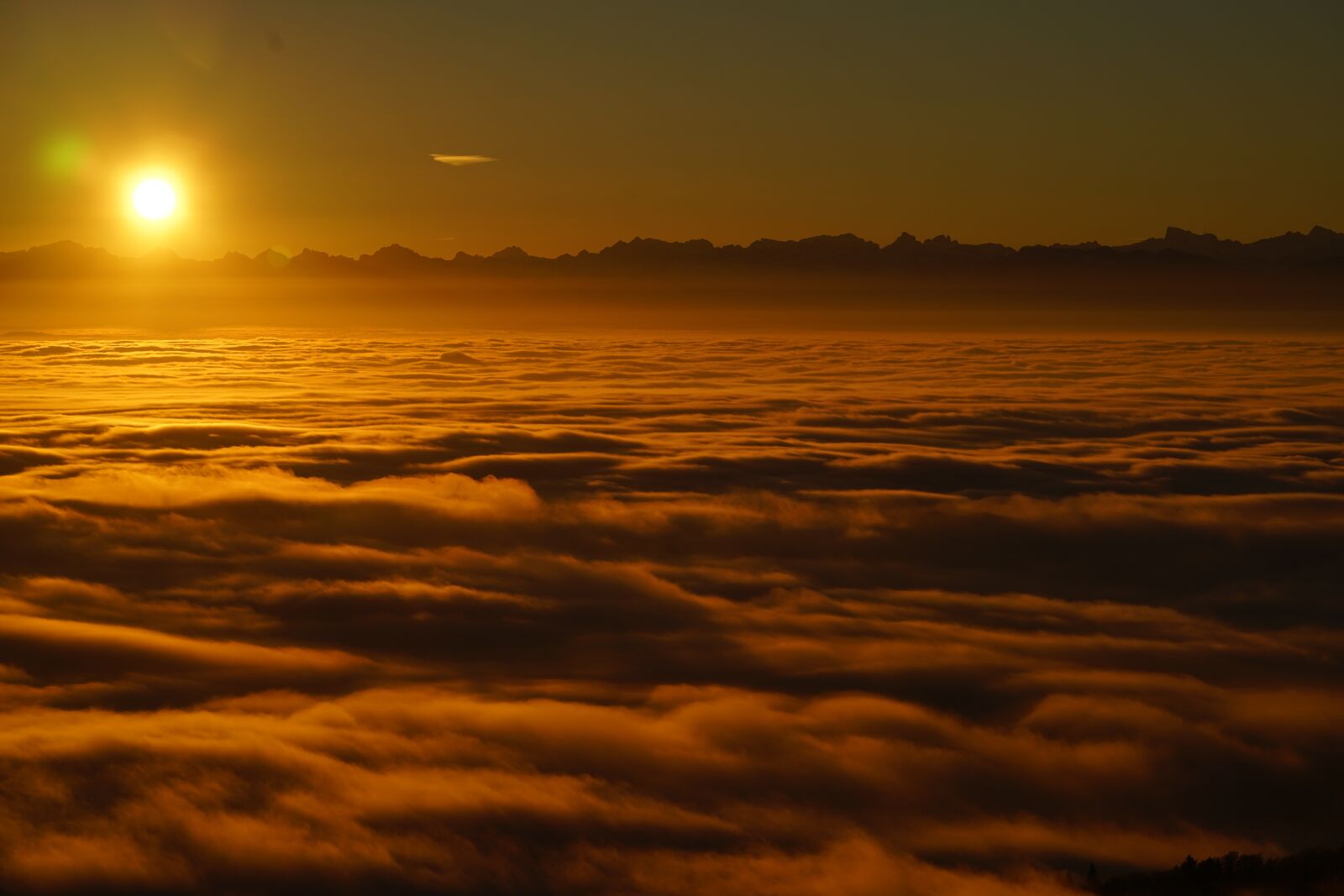 Sony a7R II + Sony FE 90mm F2.8 Macro G OSS sample photo. Sunrise, selva marine, clouds photography