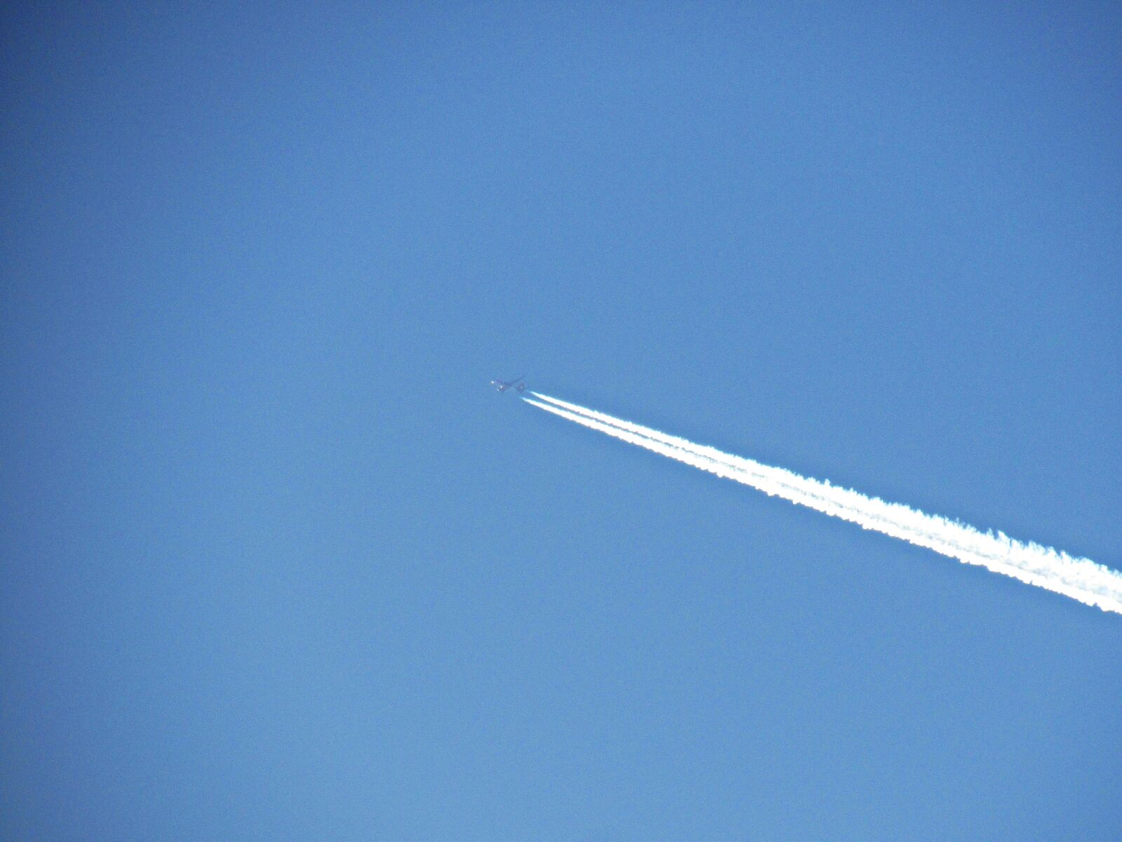Canon PowerShot SX520 HS sample photo. Plane, sky, blue photography