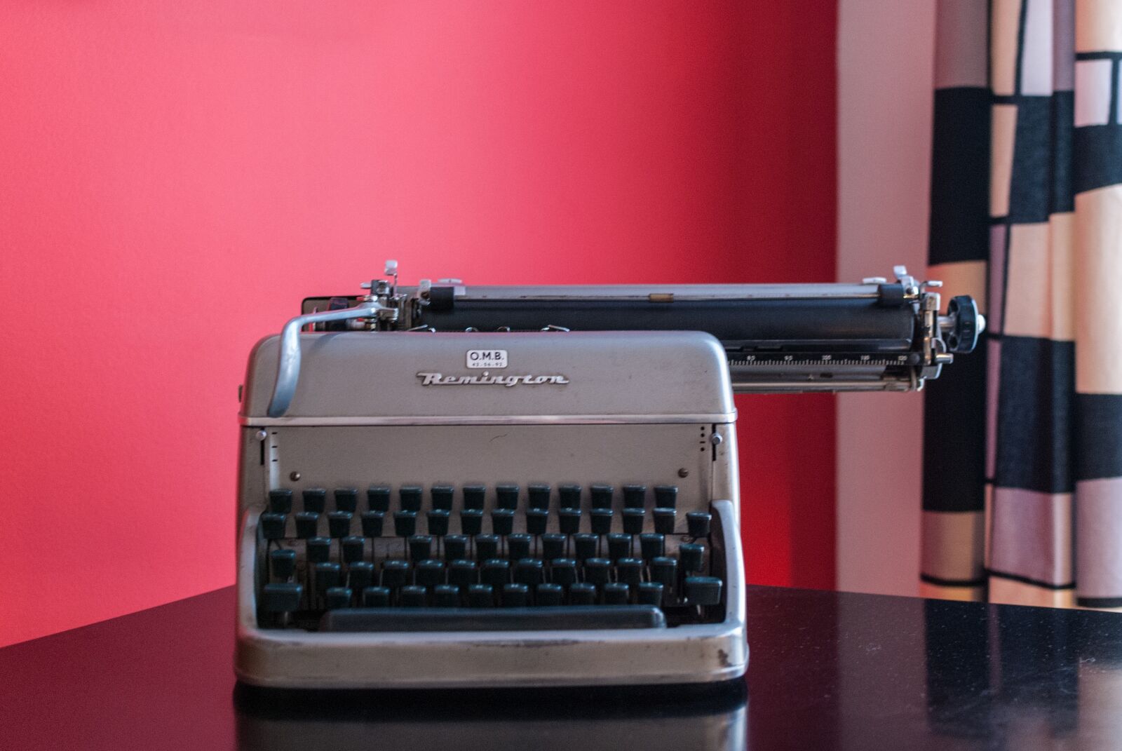 Nikon D80 sample photo. Contemporary, interior, typewriter photography