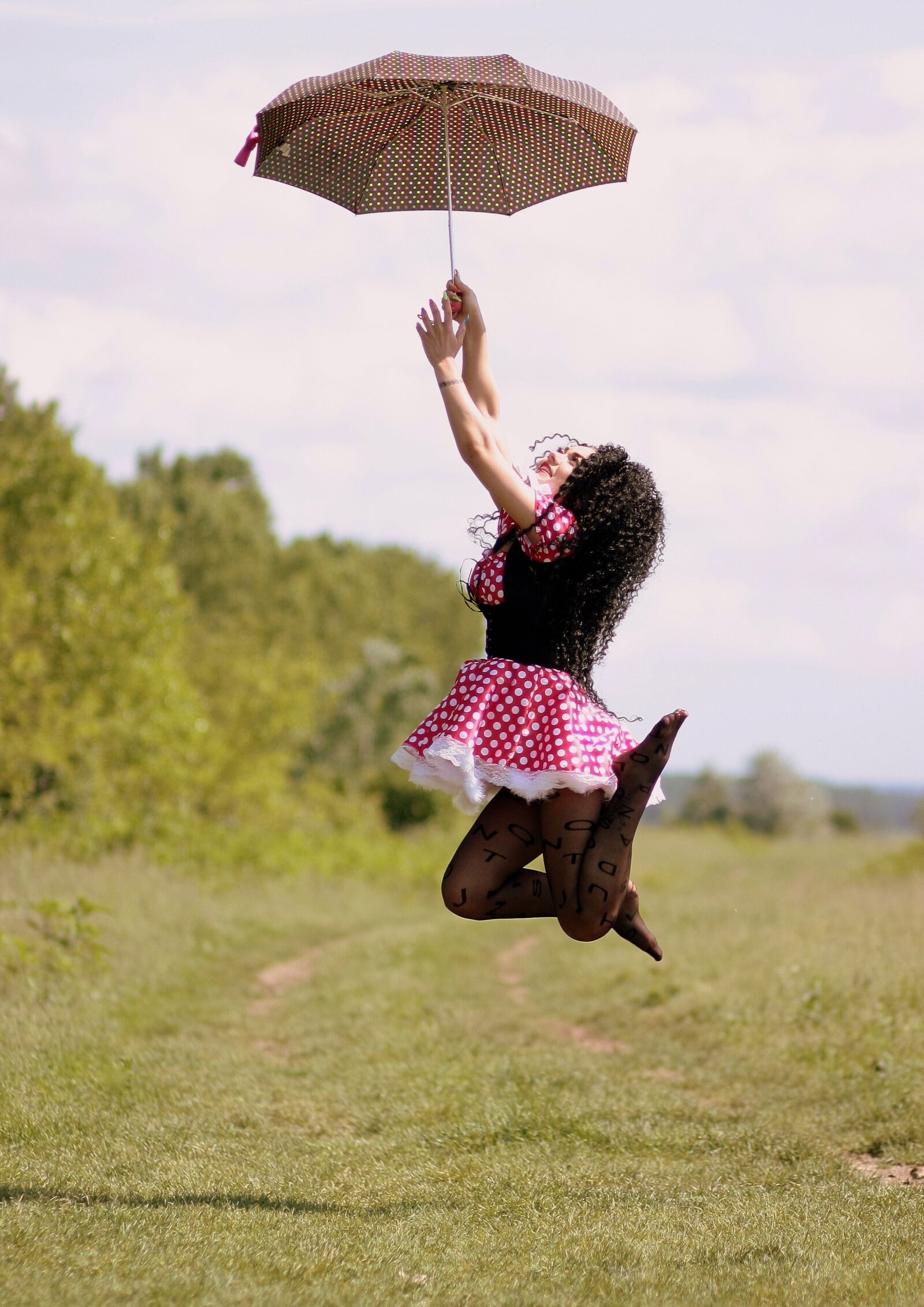 Canon EOS 450D (EOS Rebel XSi / EOS Kiss X2) sample photo. Girl, umbrella, bounce photography