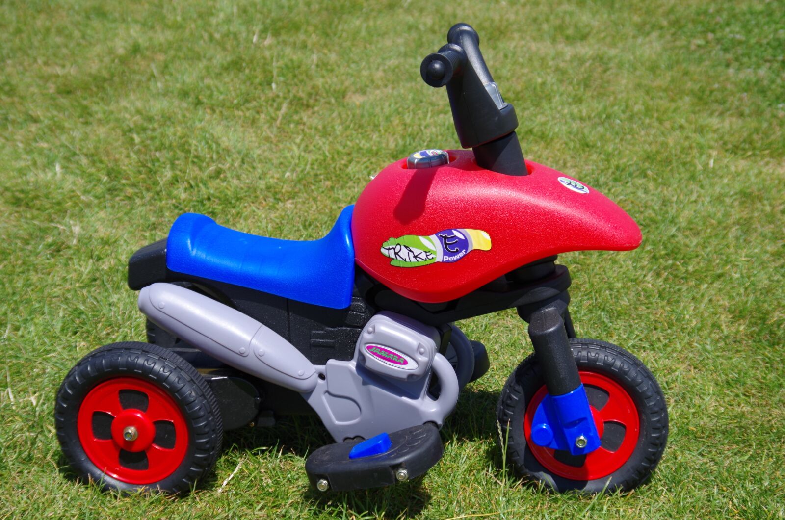 Pentax K-500 sample photo. Motorbike, children, bounce photography