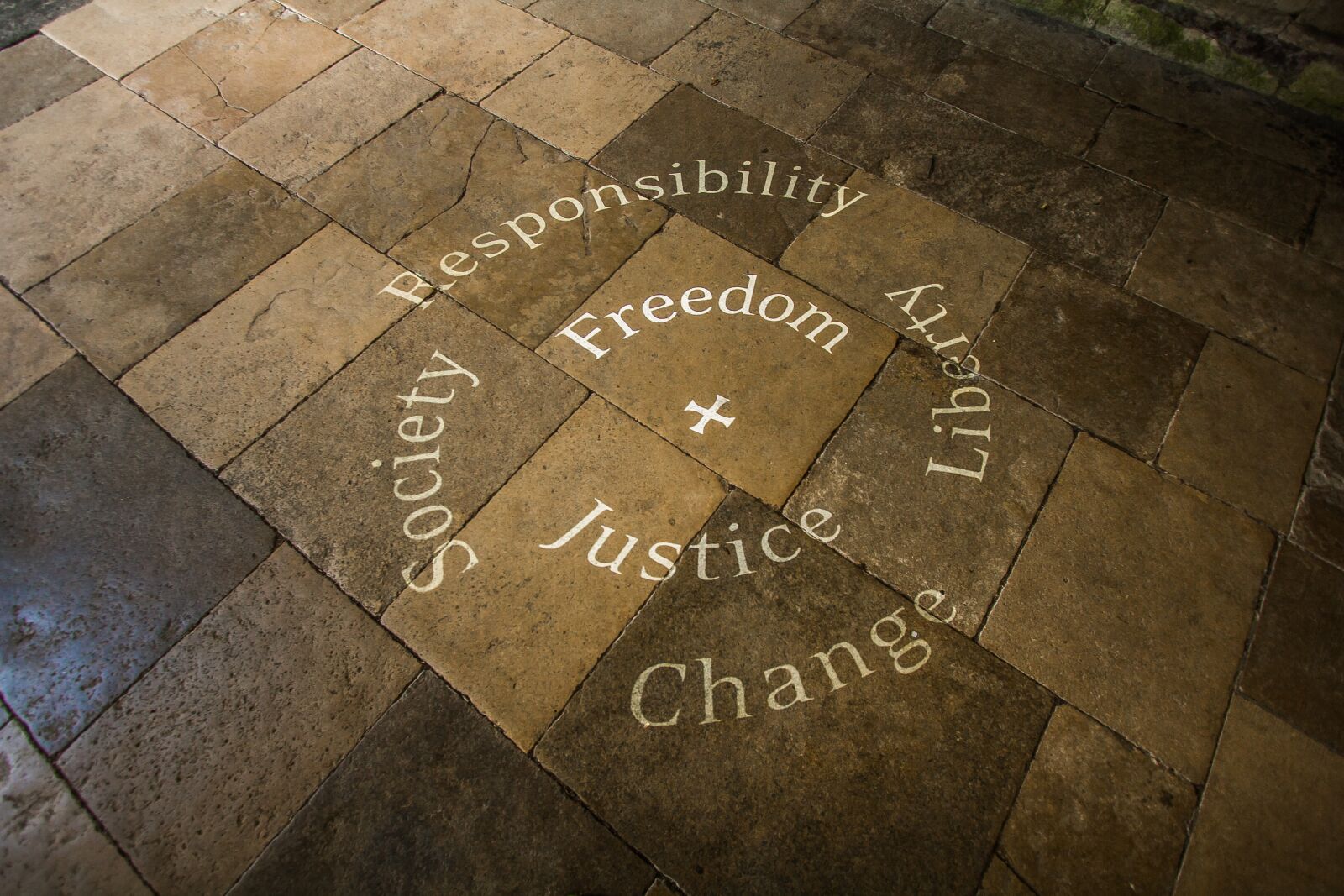 Canon EF-S 10-22mm F3.5-4.5 USM sample photo. Salisbury, architecture, cathedral photography