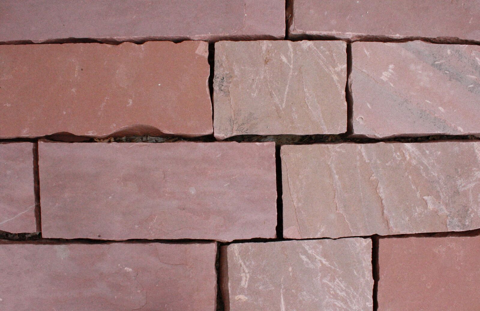 f/3.5-5.6 IS sample photo. Cube, wall, expression, texture photography