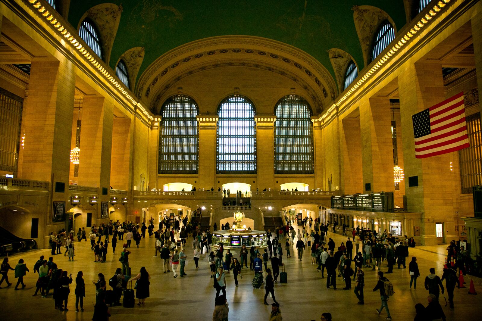 Canon EF 24-105mm F4L IS USM sample photo. Train, station, new york photography