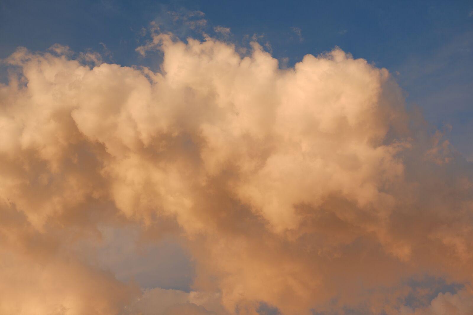 Fujifilm X-T100 sample photo. Clouds, evening, sky photography