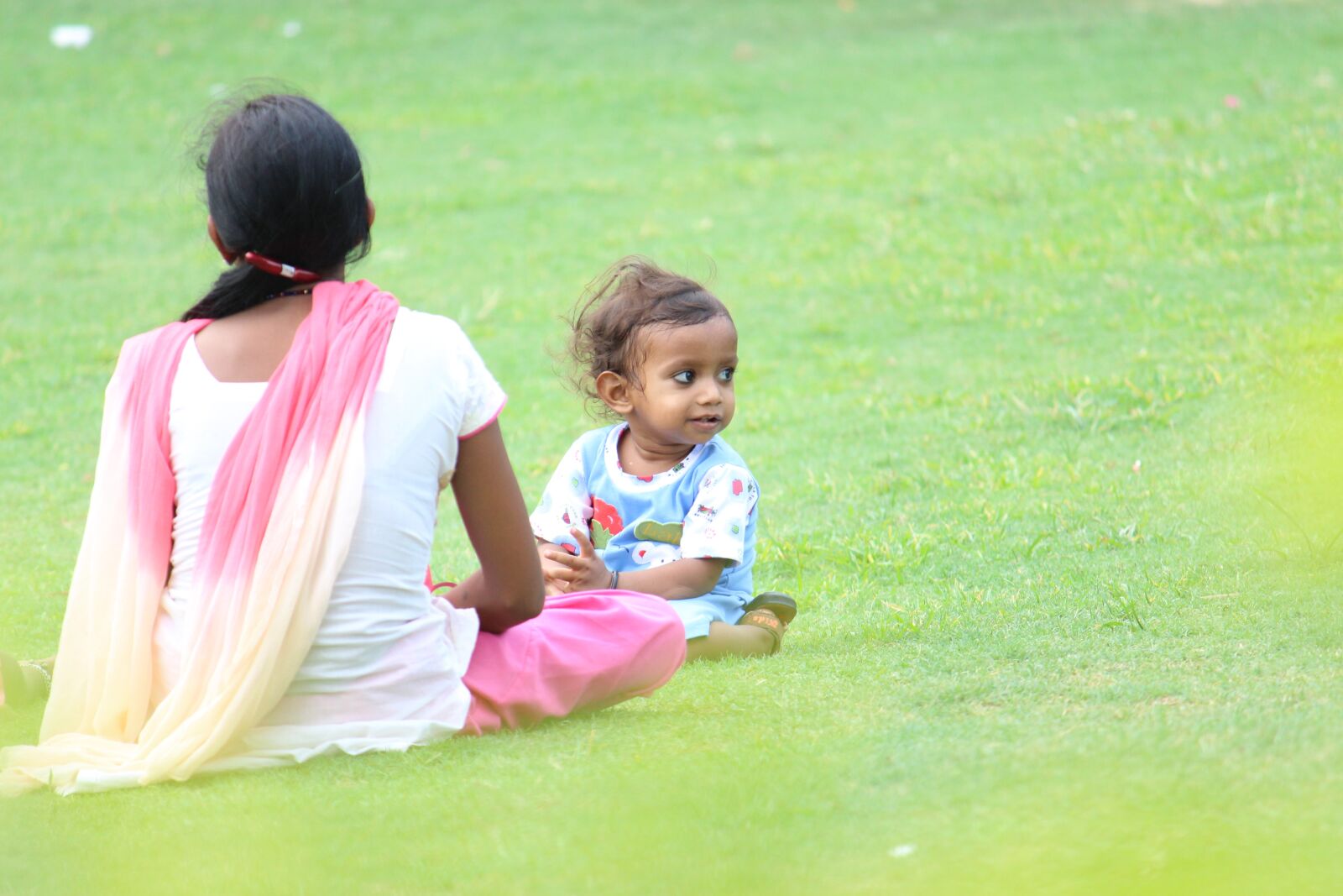 Canon EOS 700D (EOS Rebel T5i / EOS Kiss X7i) sample photo. Mom, son, mother photography