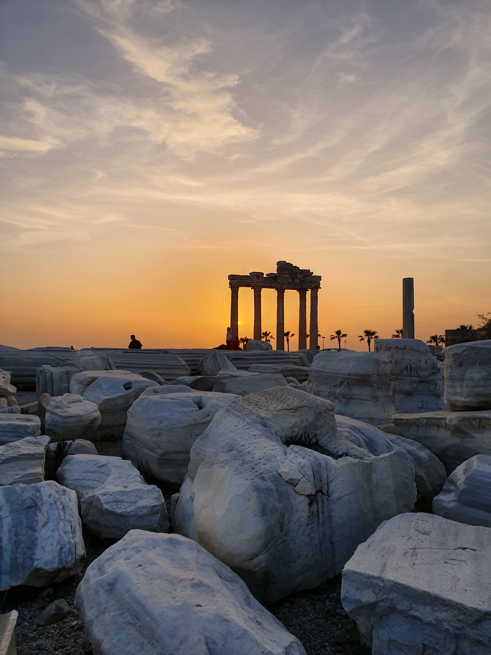 Samsung Galaxy S10 sample photo. Sunset, side, the temple photography
