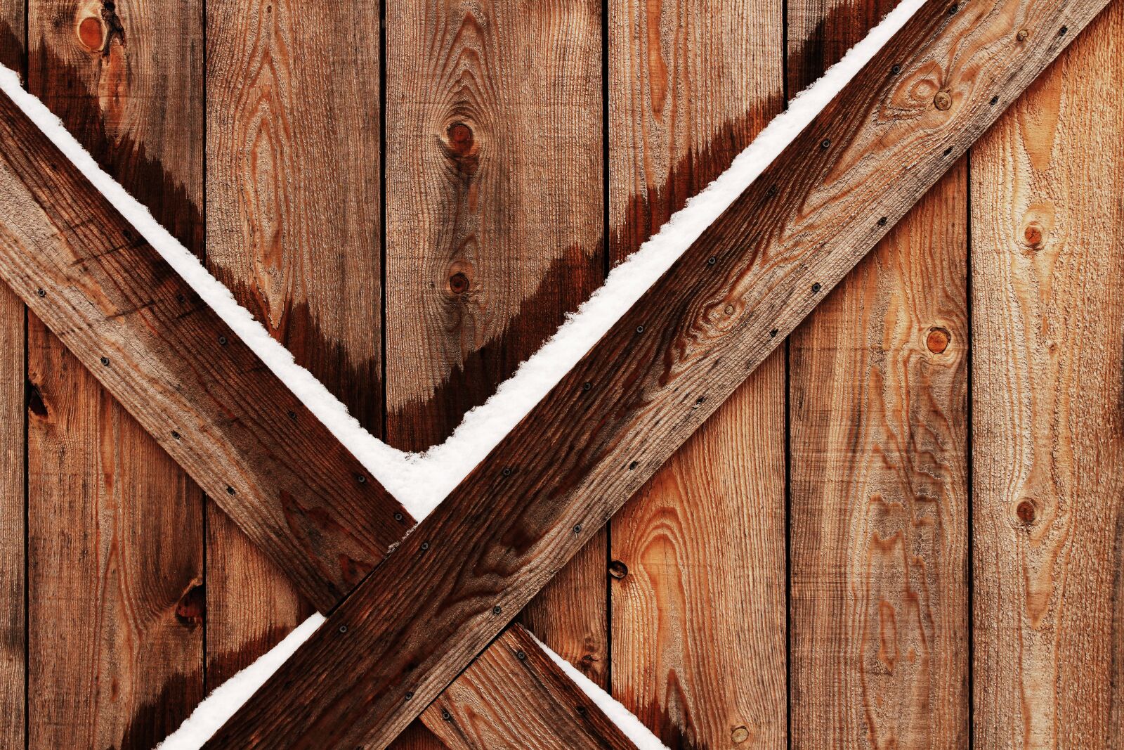 Canon EOS 700D (EOS Rebel T5i / EOS Kiss X7i) sample photo. Barn, wood, winter photography
