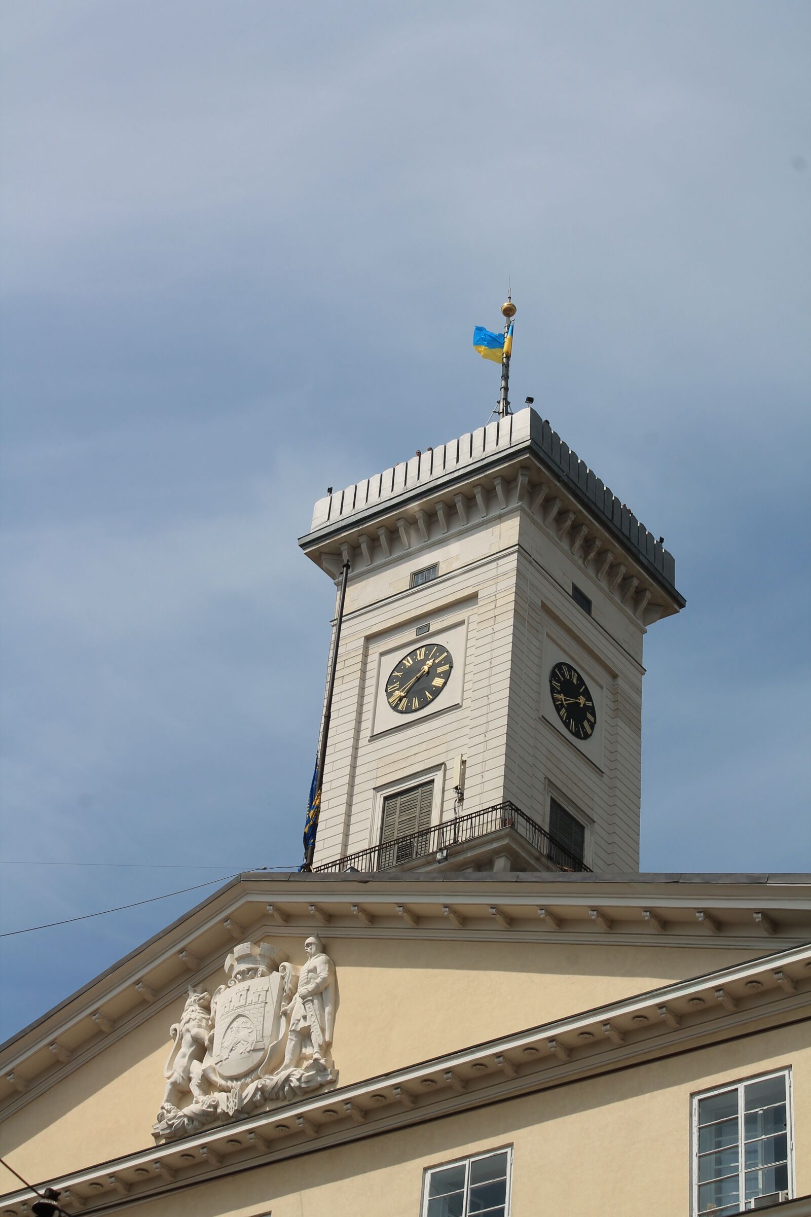 Canon EOS 1100D (EOS Rebel T3 / EOS Kiss X50) sample photo. Town hall, market square photography