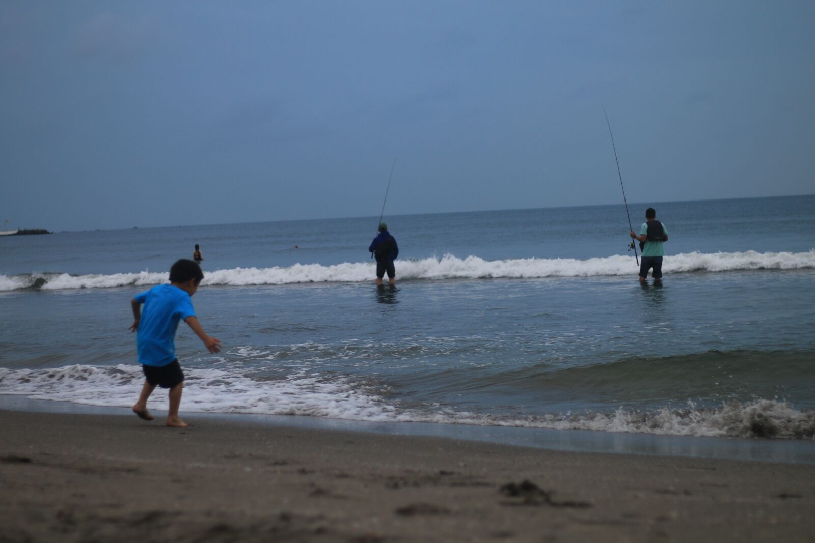 Canon EOS 70D + Canon EF 50mm F1.8 STM sample photo. Kamakura, the sea, cloudy photography