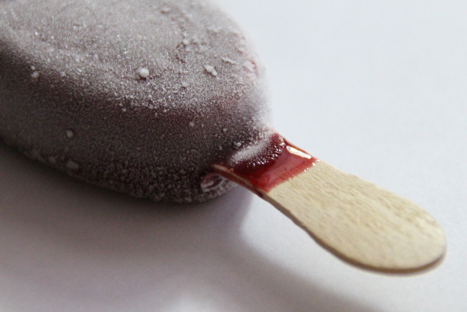 Canon EOS 700D (EOS Rebel T5i / EOS Kiss X7i) sample photo. Ice lolly, wood, frozen photography