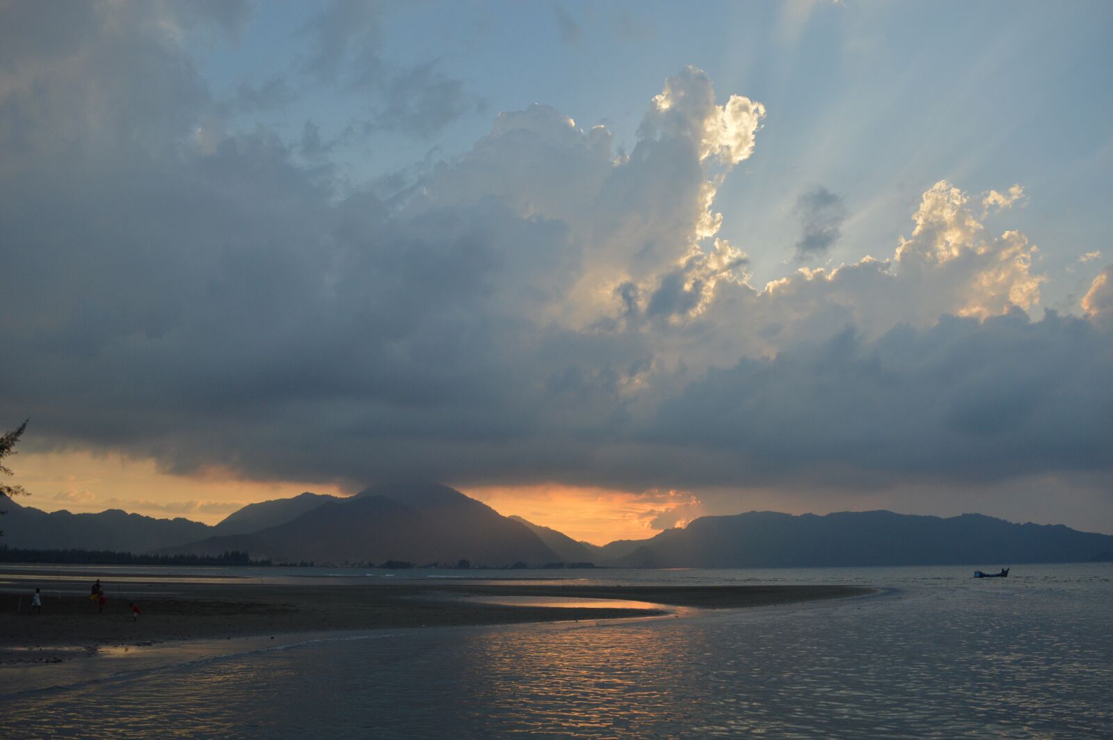 Nikon D3200 sample photo. Twilight, beach, aceh photography