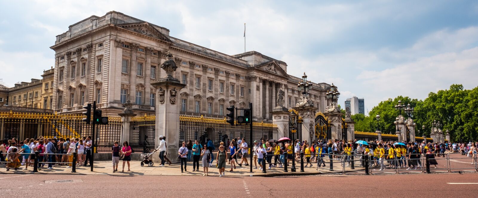 Fujifilm X-T2 sample photo. Buckingham, palace, queen photography