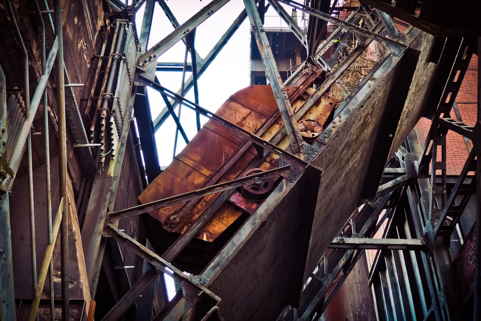 Olympus OM-D E-M10 sample photo. Architecture, industry, factory building photography