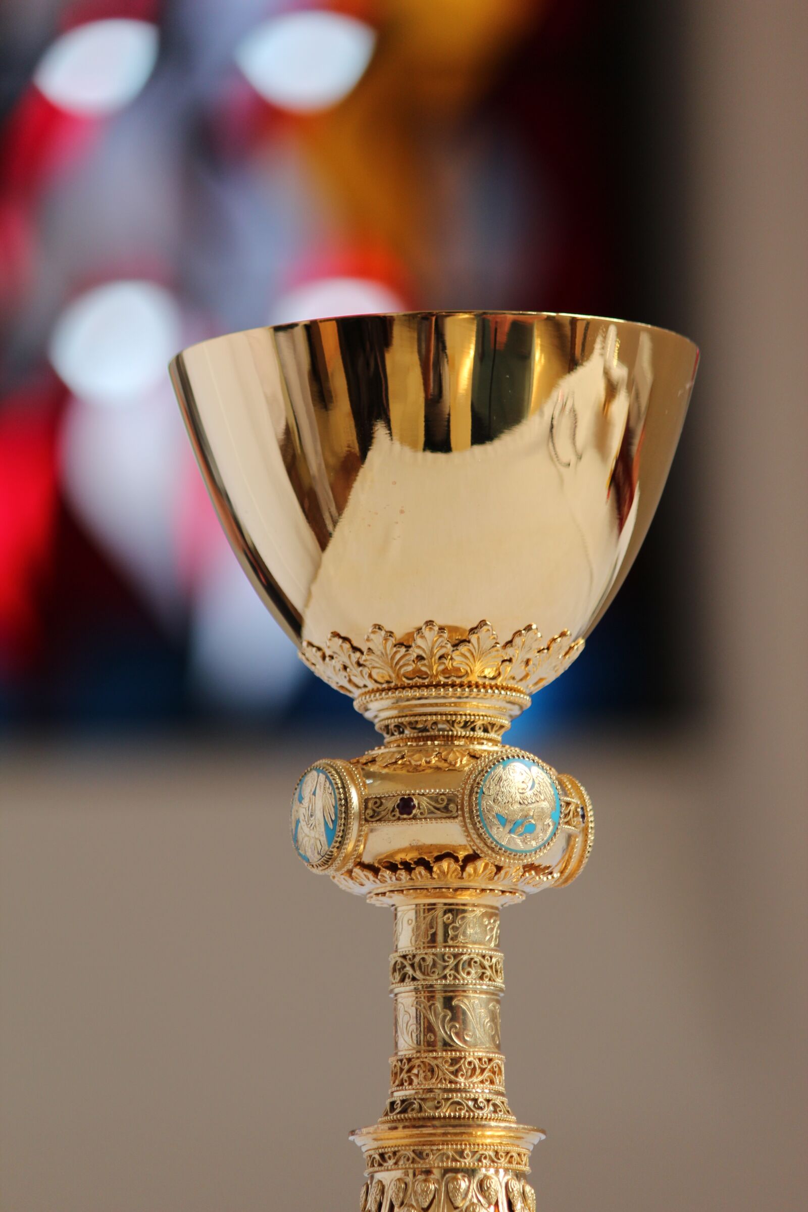 Canon EF-S 55-250mm F4-5.6 IS sample photo. Cup, church, communion photography