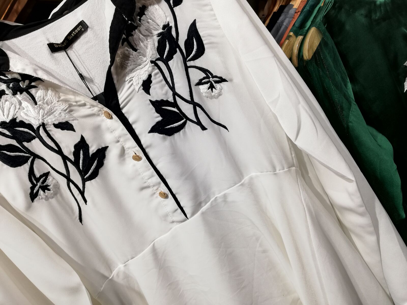 HUAWEI RNE-L21 sample photo