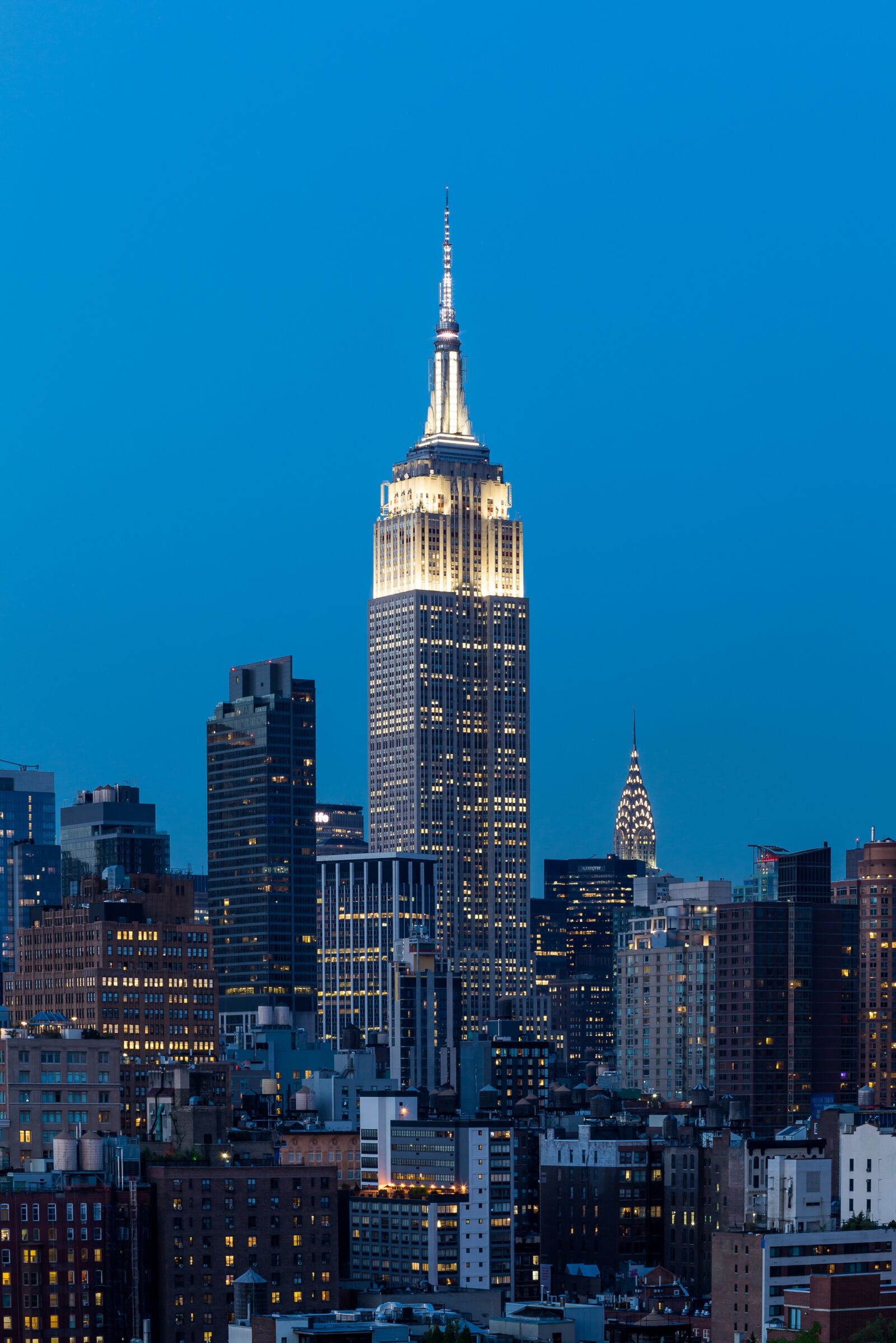 Canon EF 85mm F1.8 USM sample photo. Architecture, buildings, city photography
