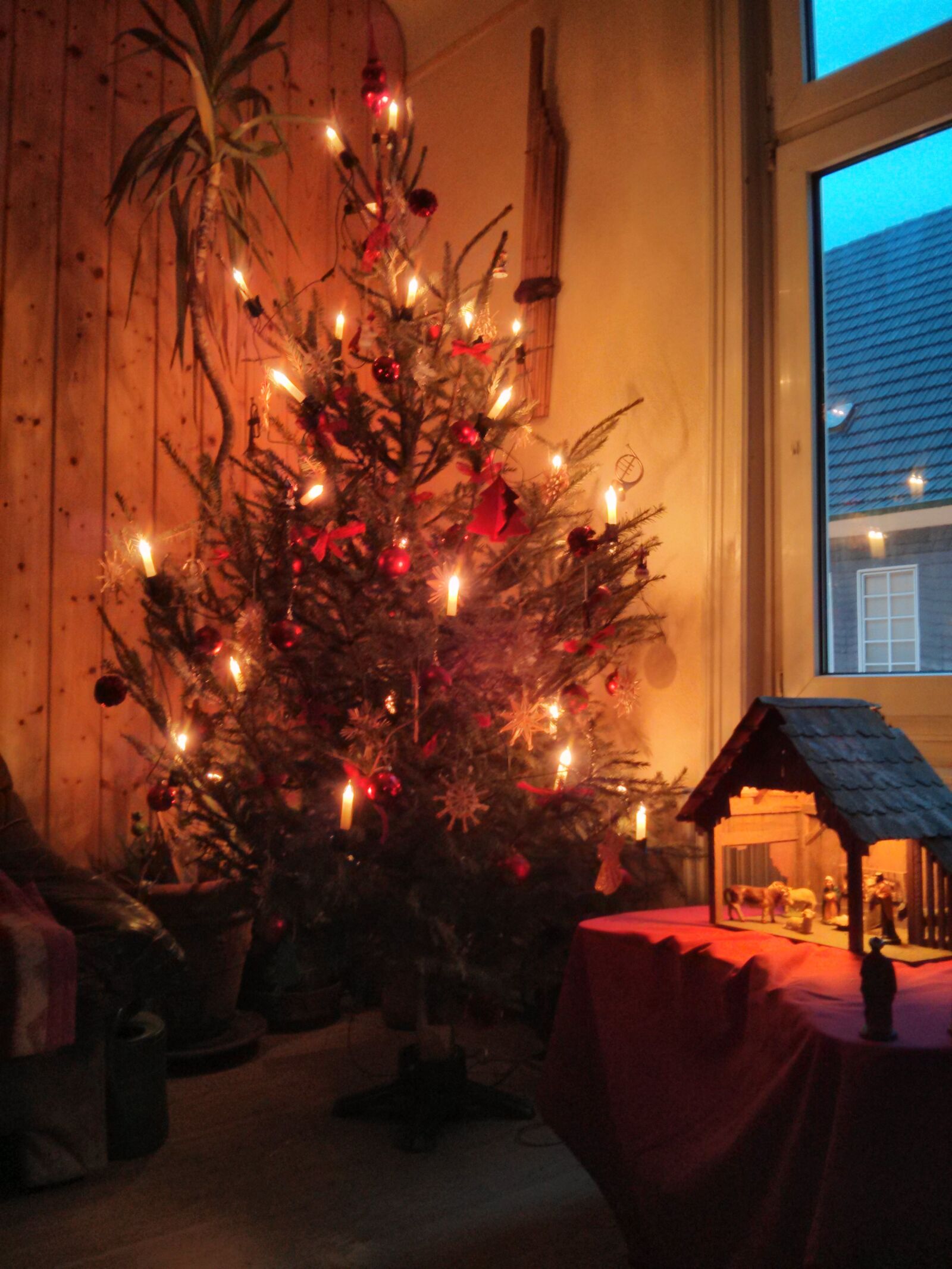 LG Nexus 4 sample photo. Christmas, tree, candles photography