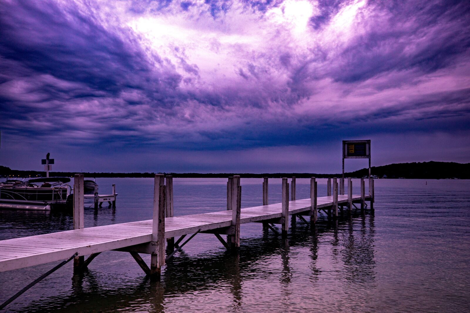 Canon EOS 5D Mark IV + Canon EF 16-35mm F2.8L III USM sample photo. Lake, pier, water photography