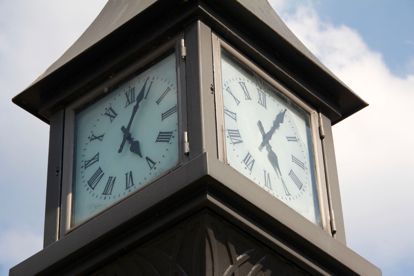 Canon EOS 60D sample photo. Clock, authority, slim mathilde photography