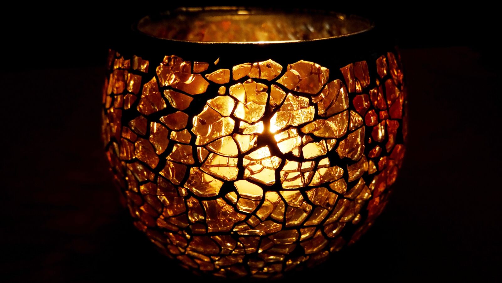 Sony Cyber-shot DSC-HX50V sample photo. Windlight, candle, light photography