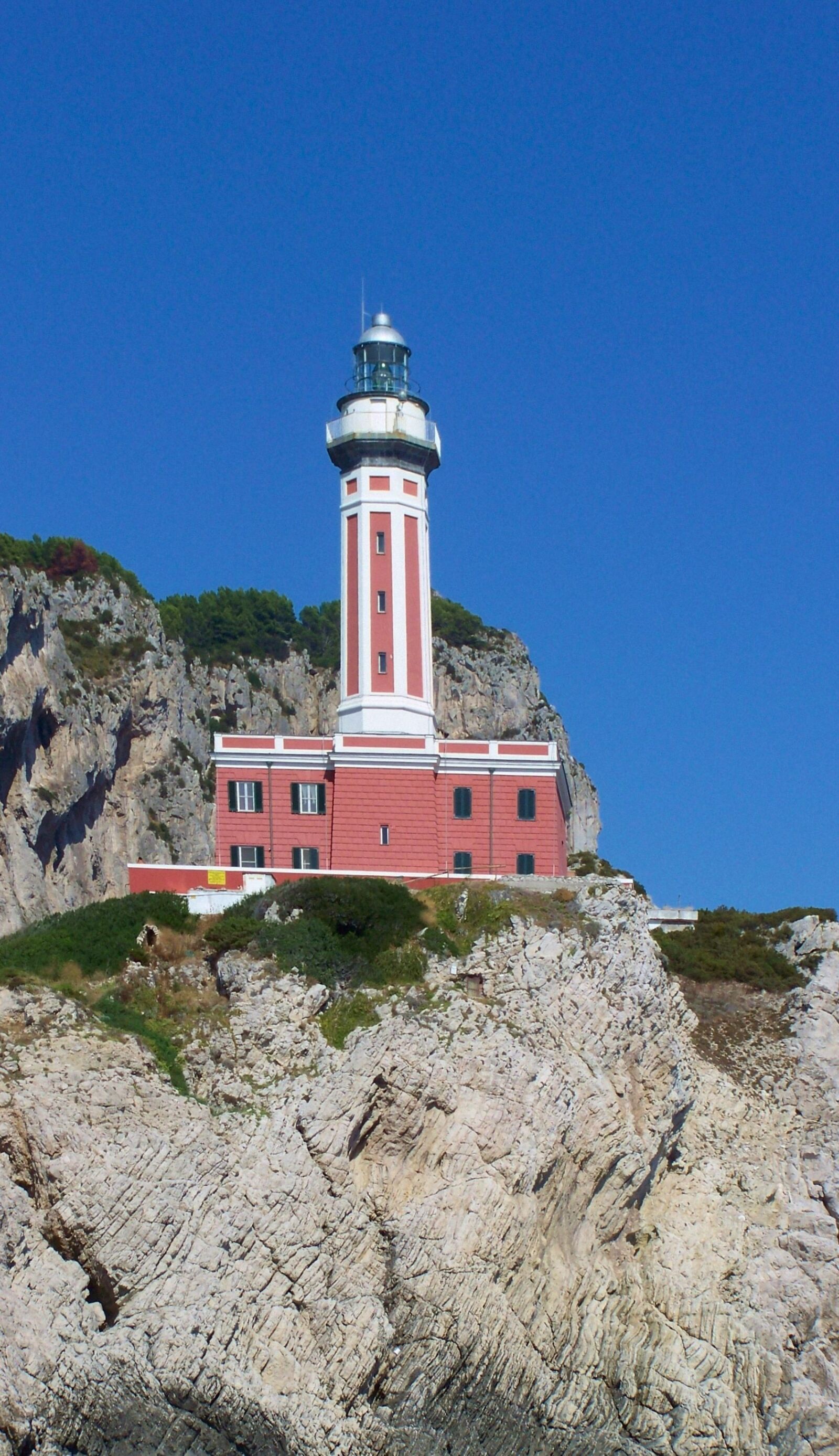 Kodak EASYSHARE ZD710 ZOOM DIGITAL CAMERA sample photo. Lighthouse, rock, sky photography