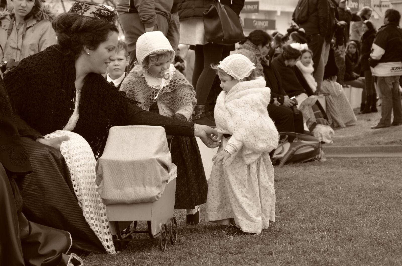 Nikon D7000 sample photo. Former, mom, children photography