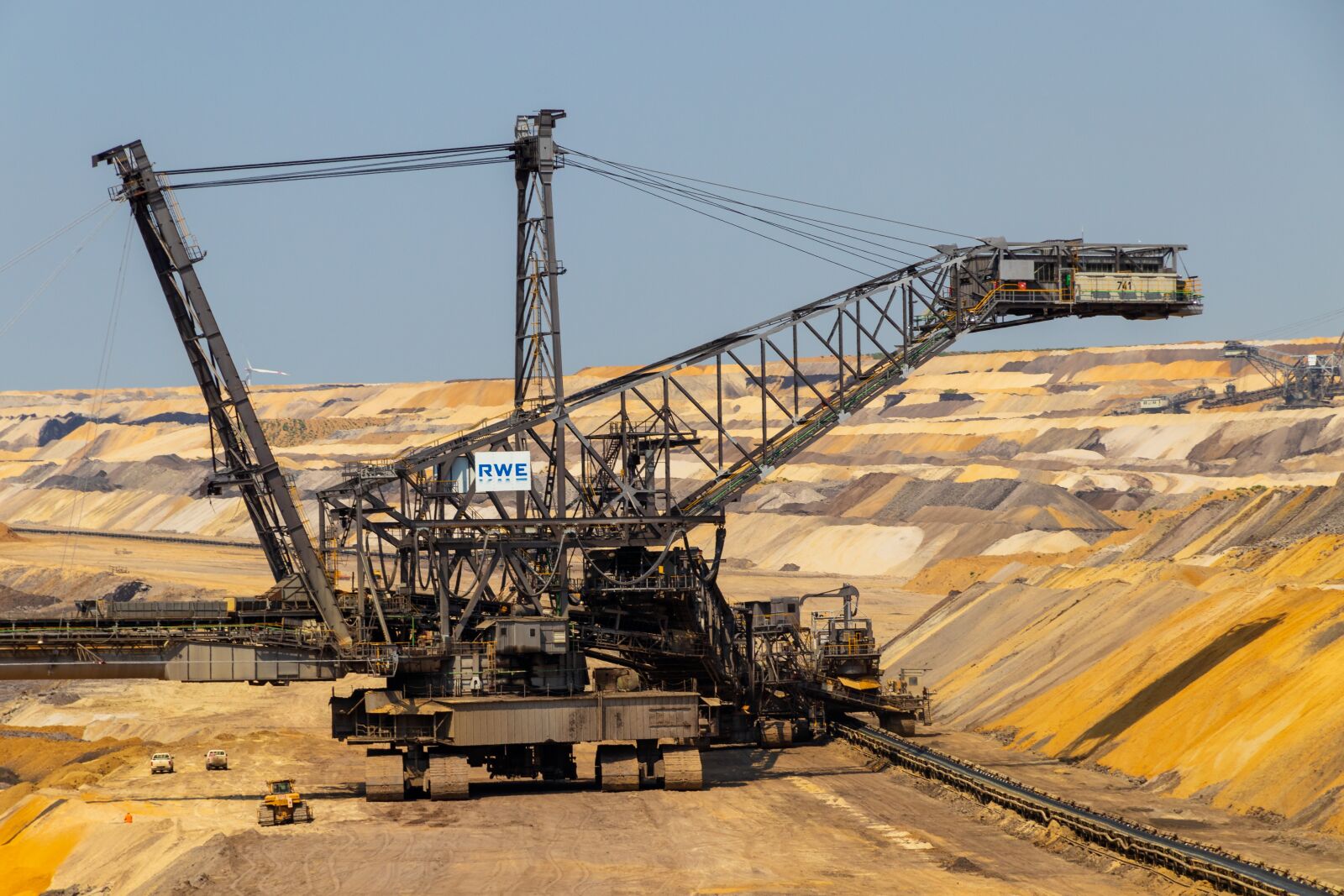 Canon EOS 80D sample photo. Open pit mining, bucket photography
