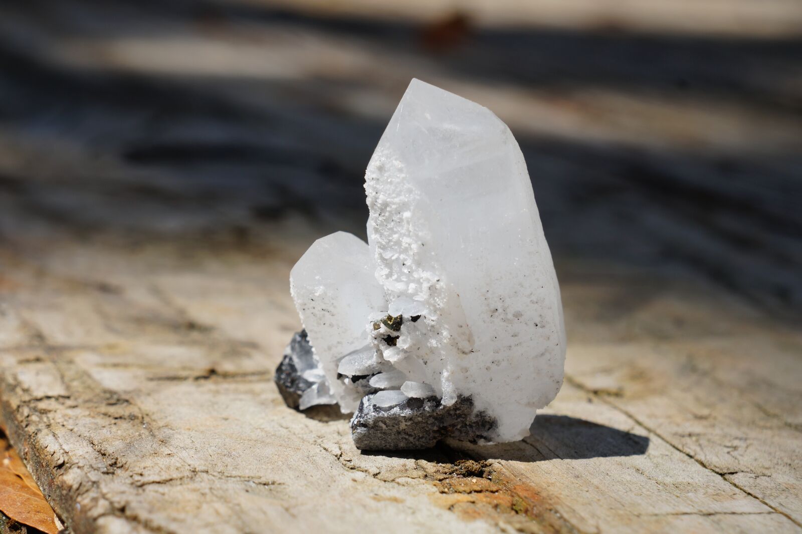 Sony Alpha a3000 + Sony E 18-55mm F3.5-5.6 OSS sample photo. Nature, stone, rock photography