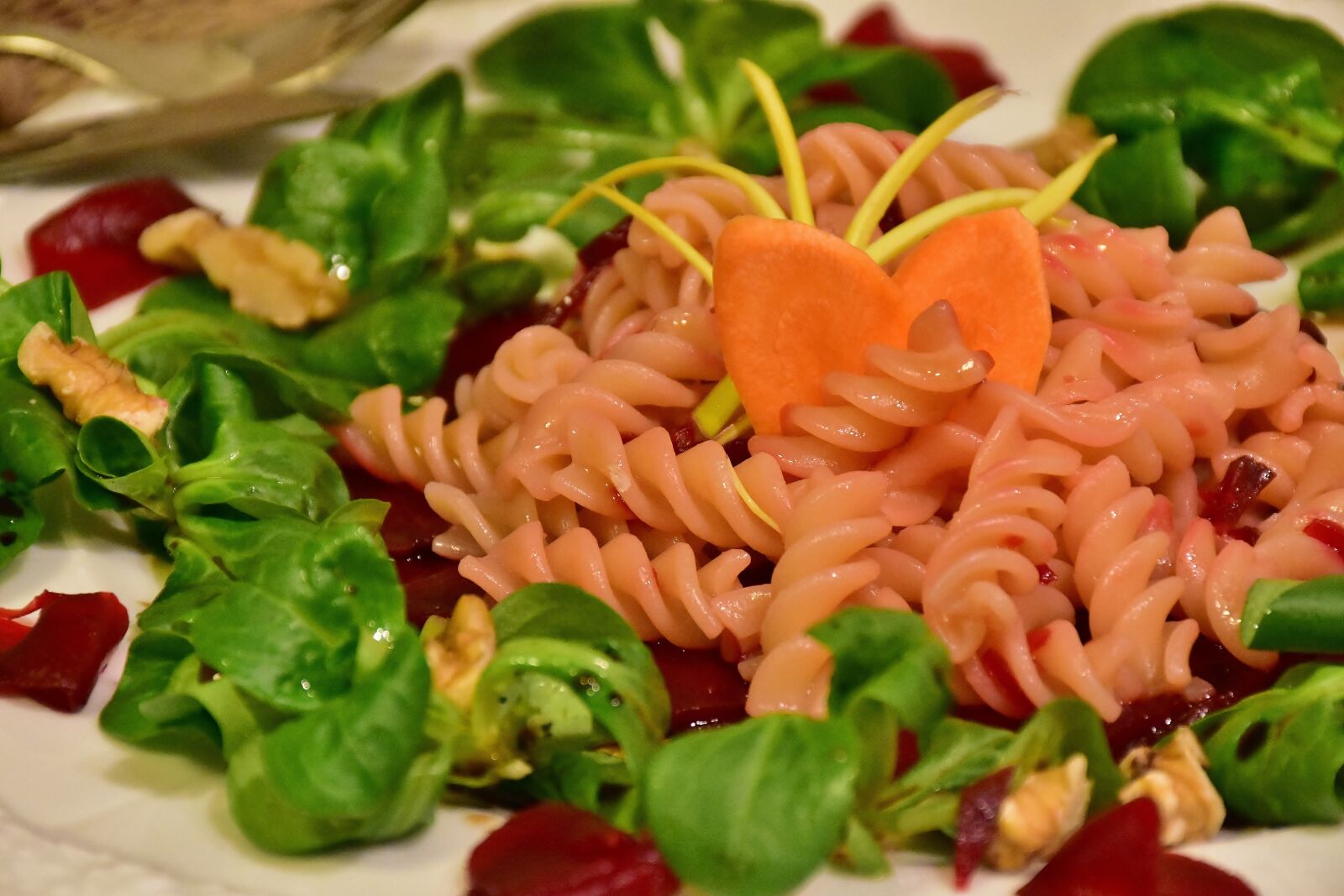 Nikon D7200 sample photo. Beetroot, lamb's lettuce, noodles photography
