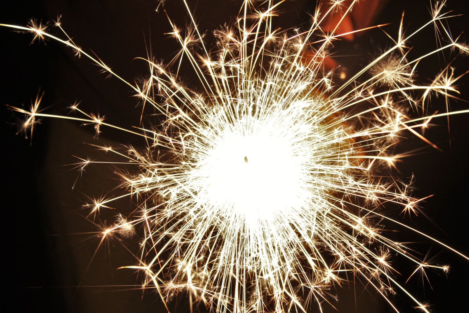 Canon EOS 1300D (EOS Rebel T6 / EOS Kiss X80) sample photo. Sparklers, fireworks, sparkler photography