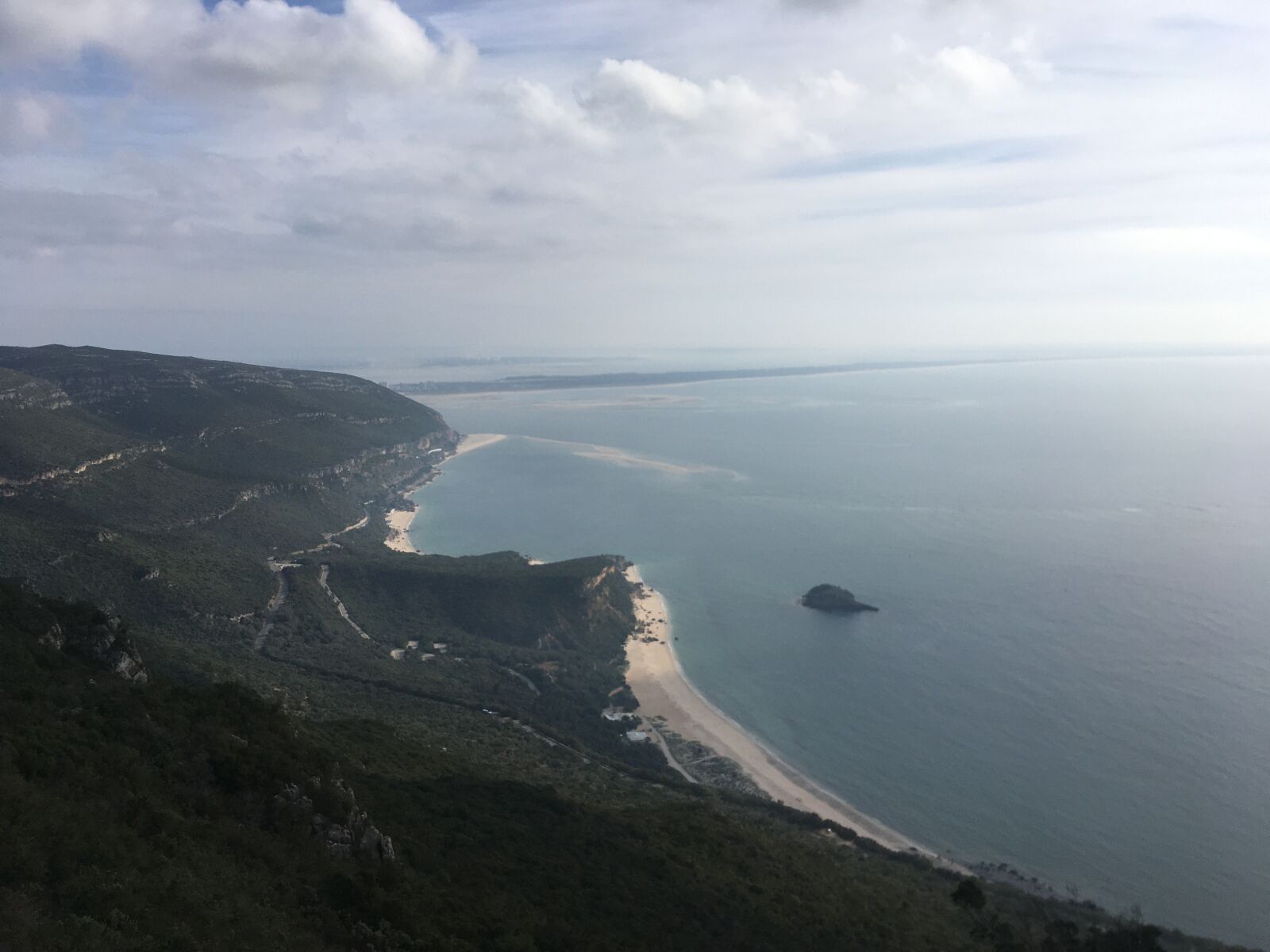 iPhone SE back camera 4.15mm f/2.2 sample photo. Arrábida, portugal, oceano photography