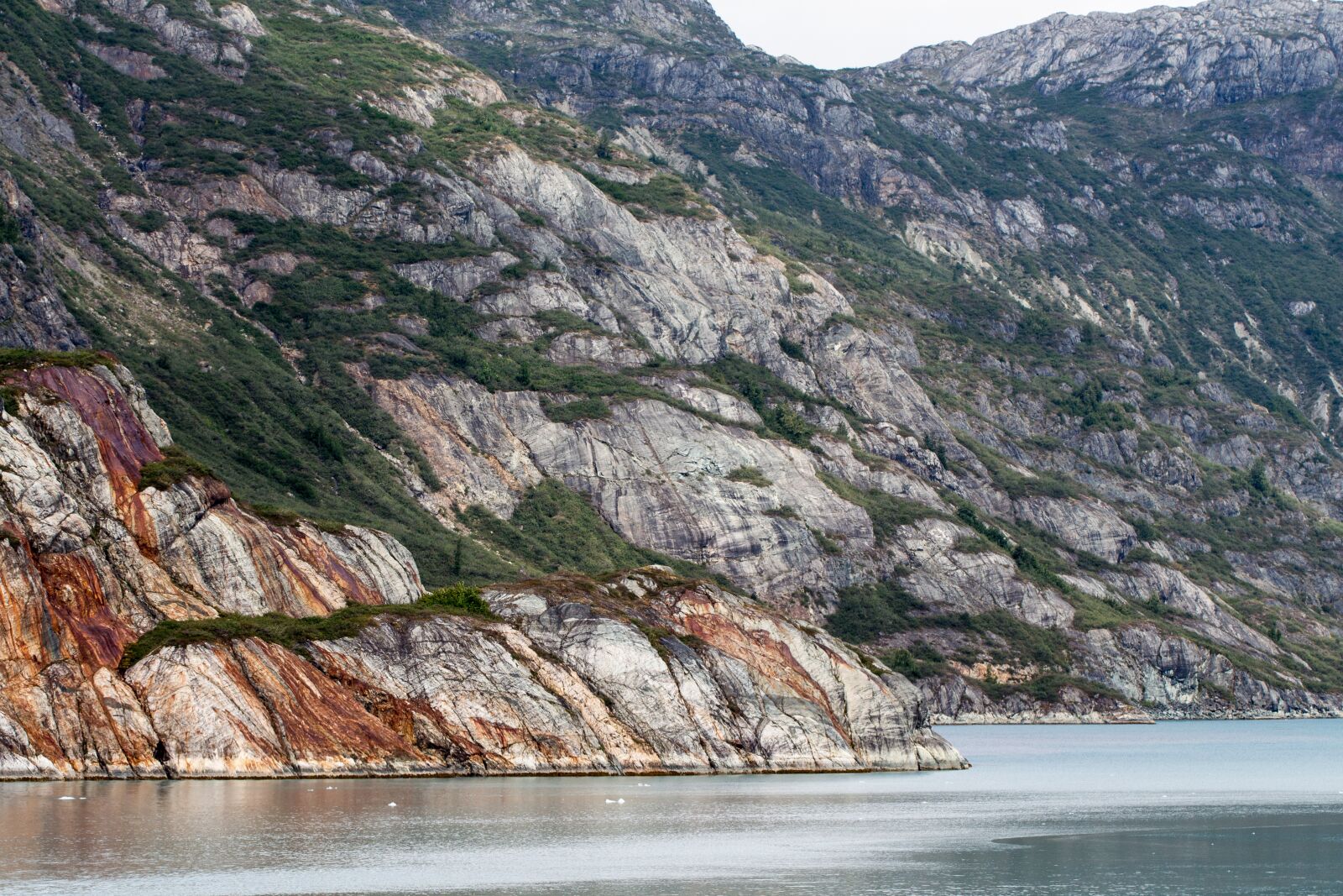 Canon EOS 700D (EOS Rebel T5i / EOS Kiss X7i) sample photo. Orange, rock, bleeding photography