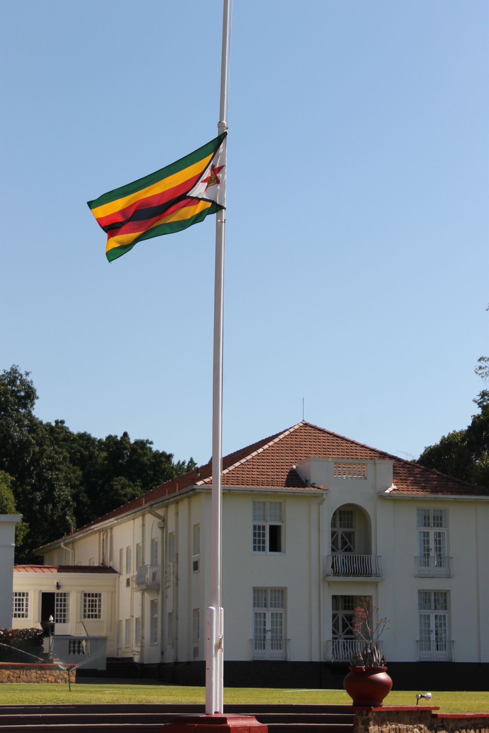 Canon EOS 1100D (EOS Rebel T3 / EOS Kiss X50) sample photo. Victoria falls hotel, zimbabwe photography