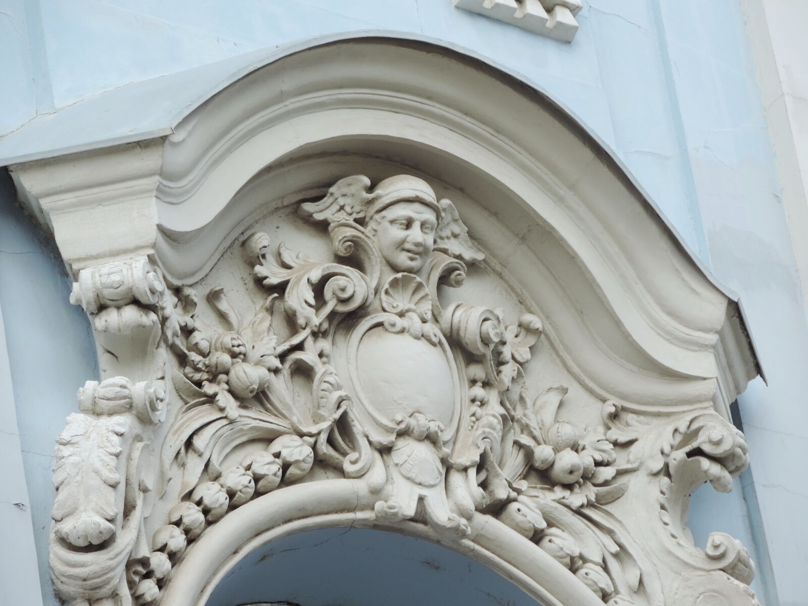 Nikon Coolpix P520 sample photo. Angel, baroque, heraldry, heritage photography