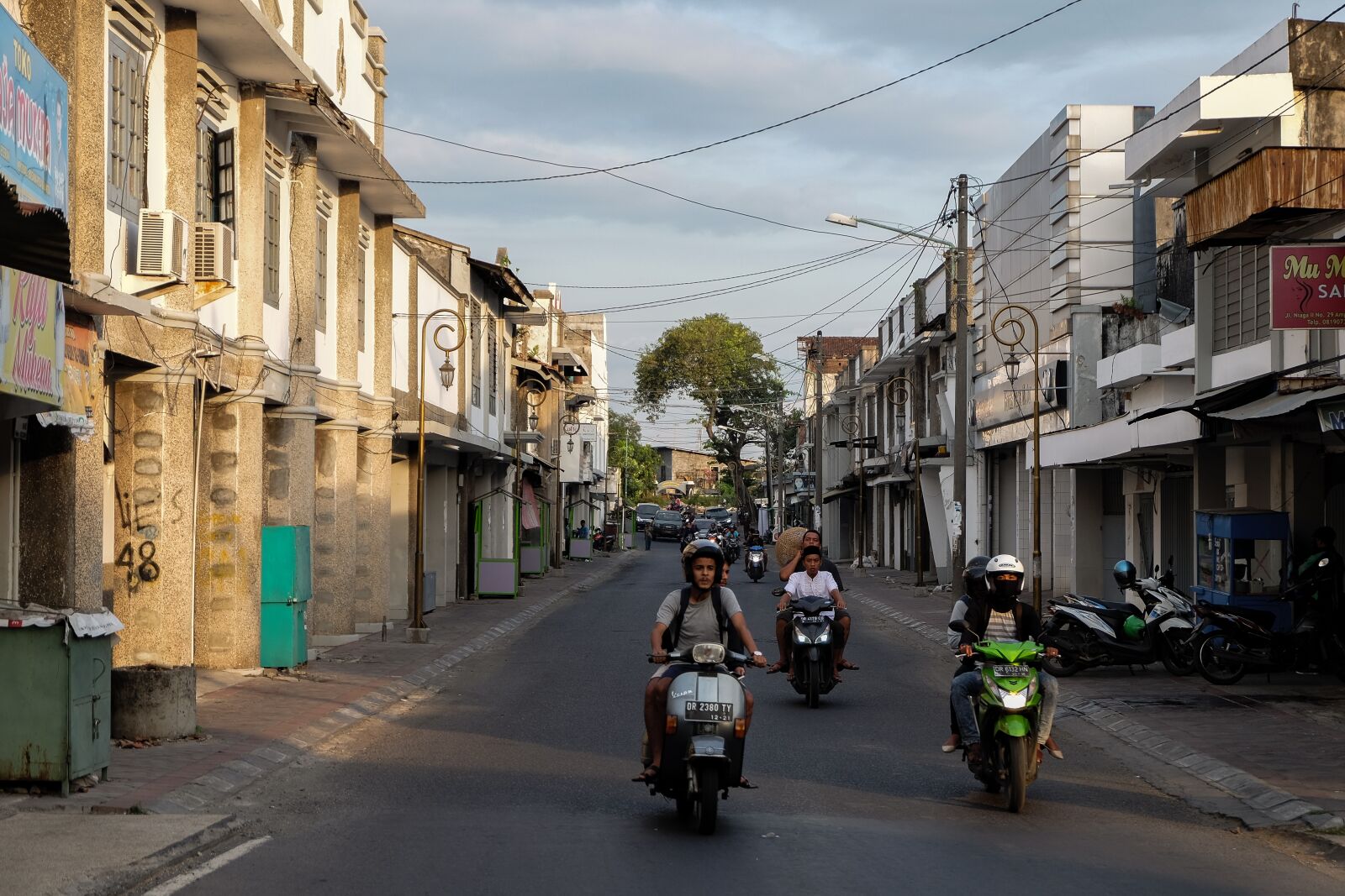 Fujifilm XC 16-50mm F3.5-5.6 OIS II sample photo. City, road, street photography