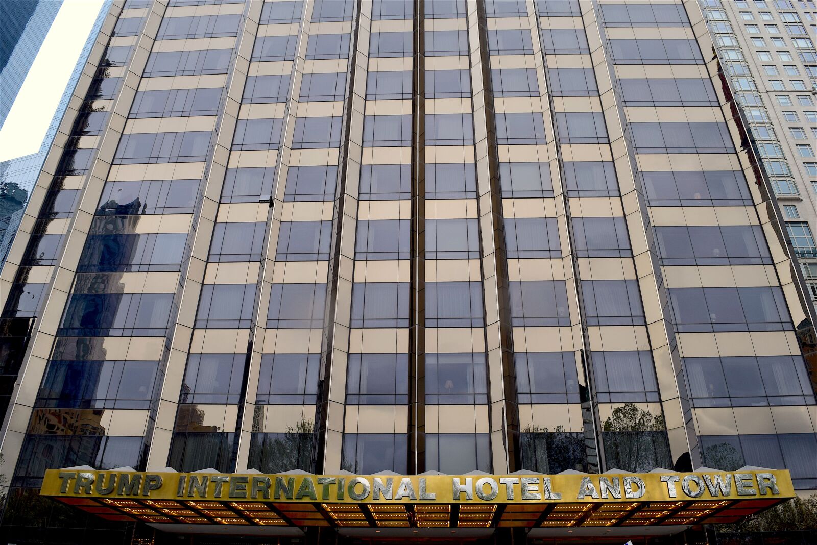 Nikon D3300 sample photo. Trump international hotel, nyc photography