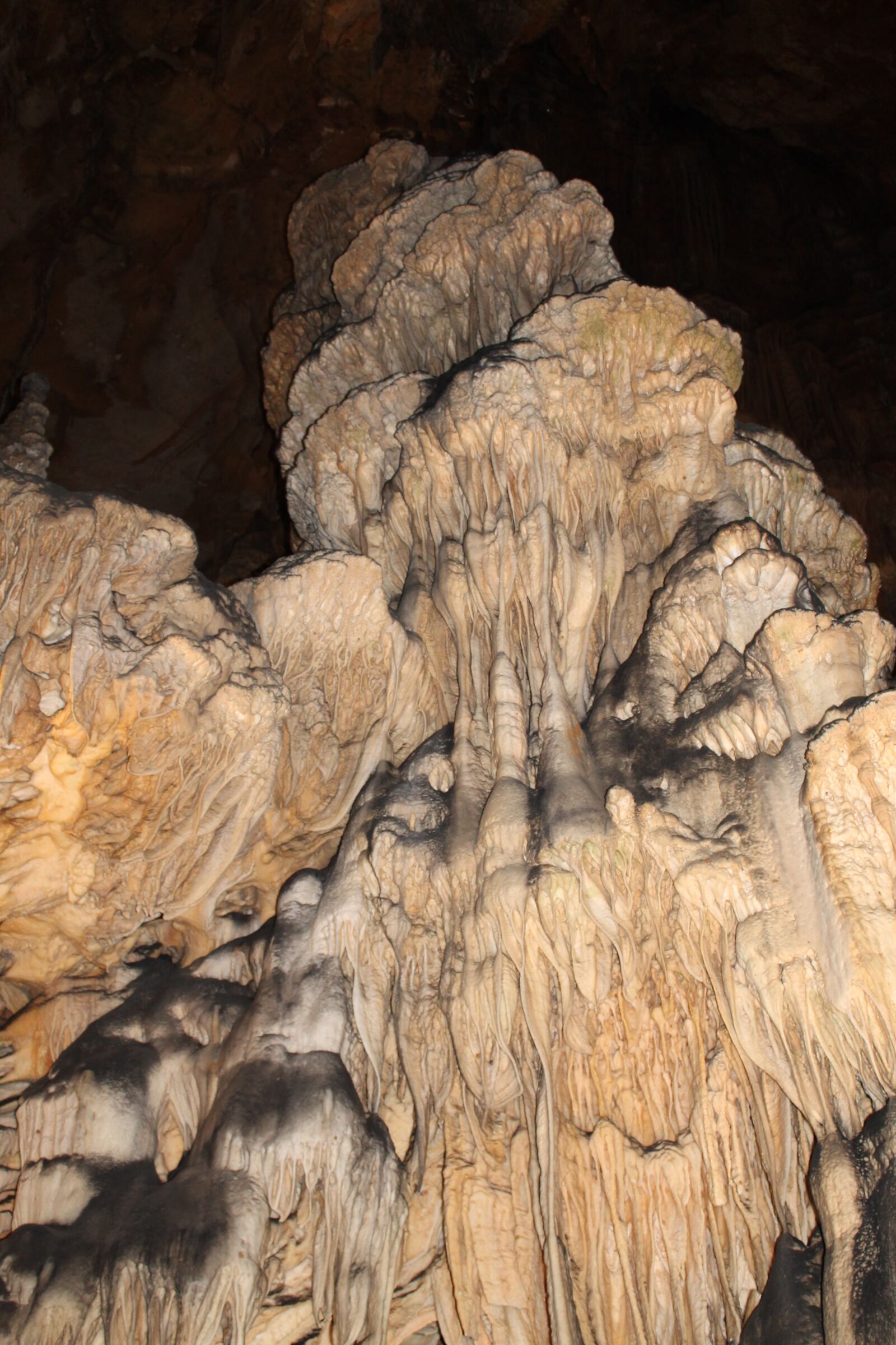 Canon EOS 1100D (EOS Rebel T3 / EOS Kiss X50) sample photo. Caves, bridesmaids, stalactites photography