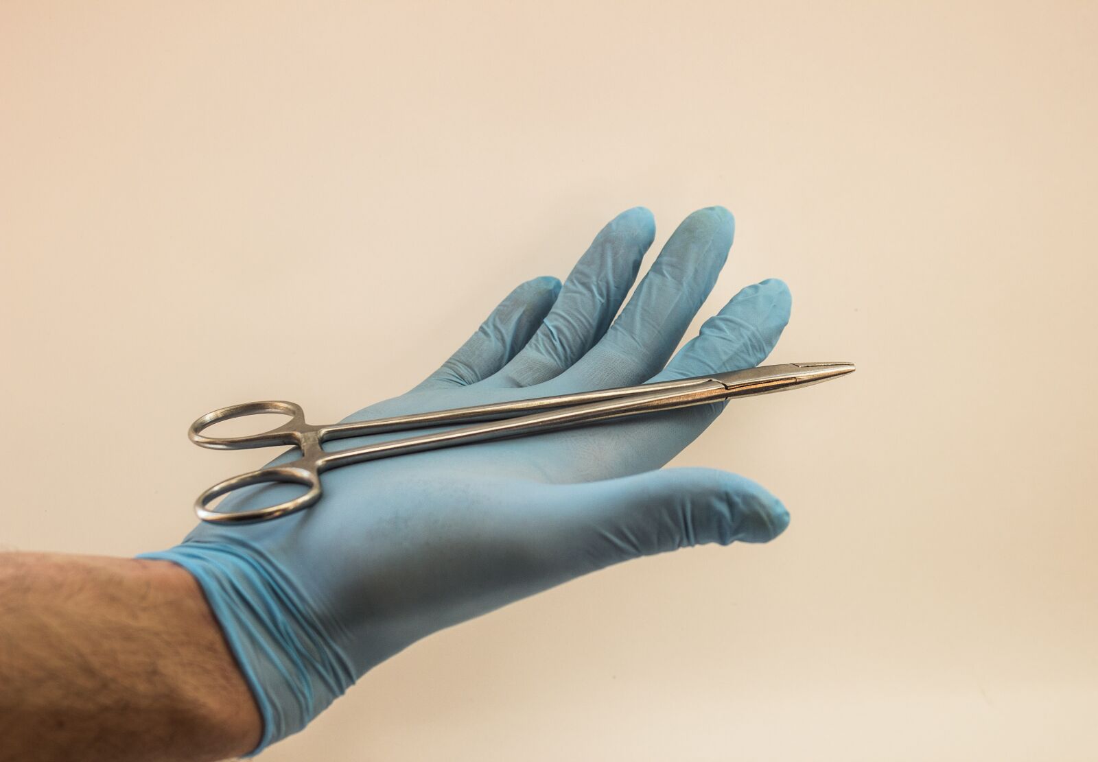 Canon EOS 600D (Rebel EOS T3i / EOS Kiss X5) sample photo. Doctor, surgeon, glove photography