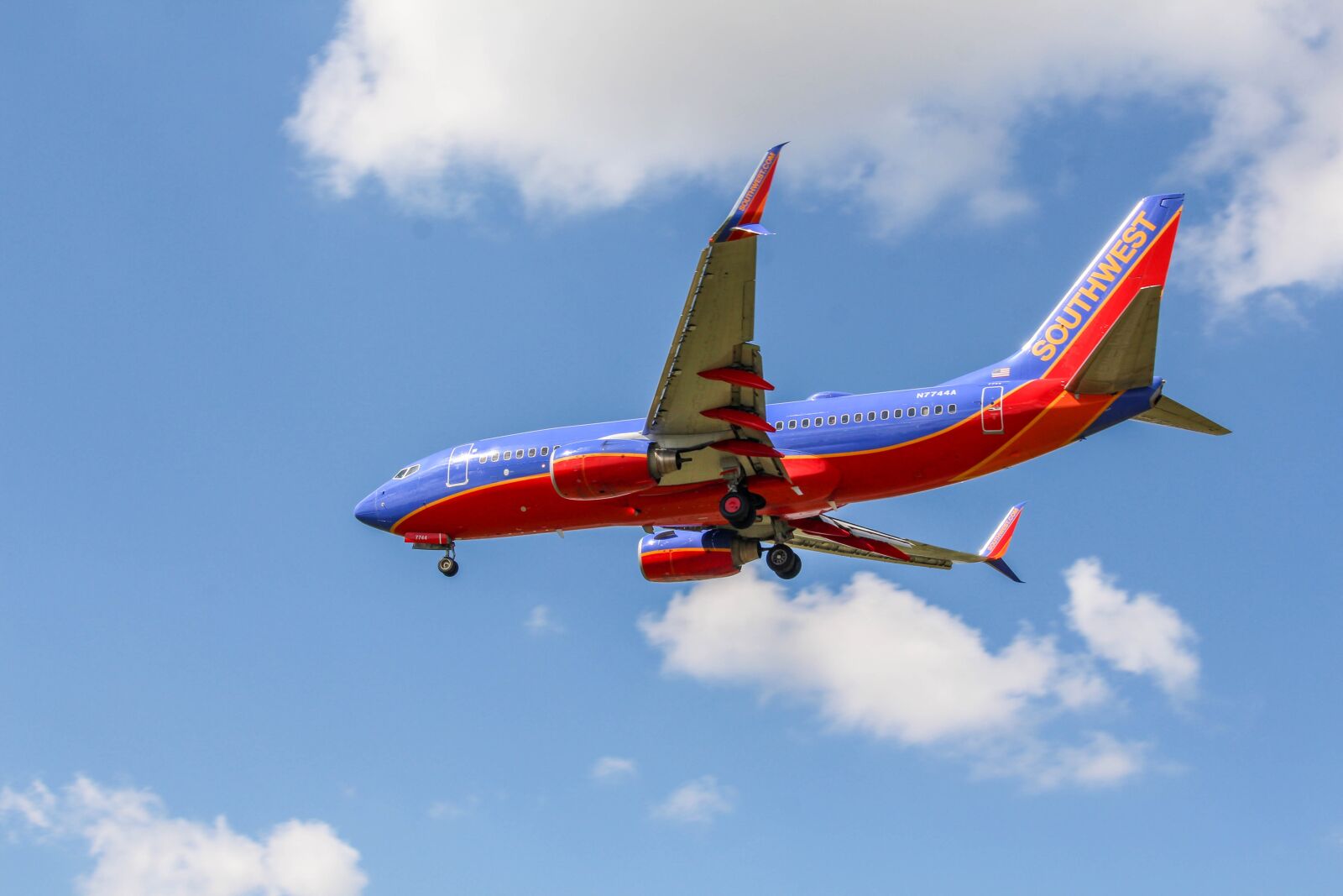 Canon EOS 700D (EOS Rebel T5i / EOS Kiss X7i) sample photo. Airplane, aircraft, jet photography