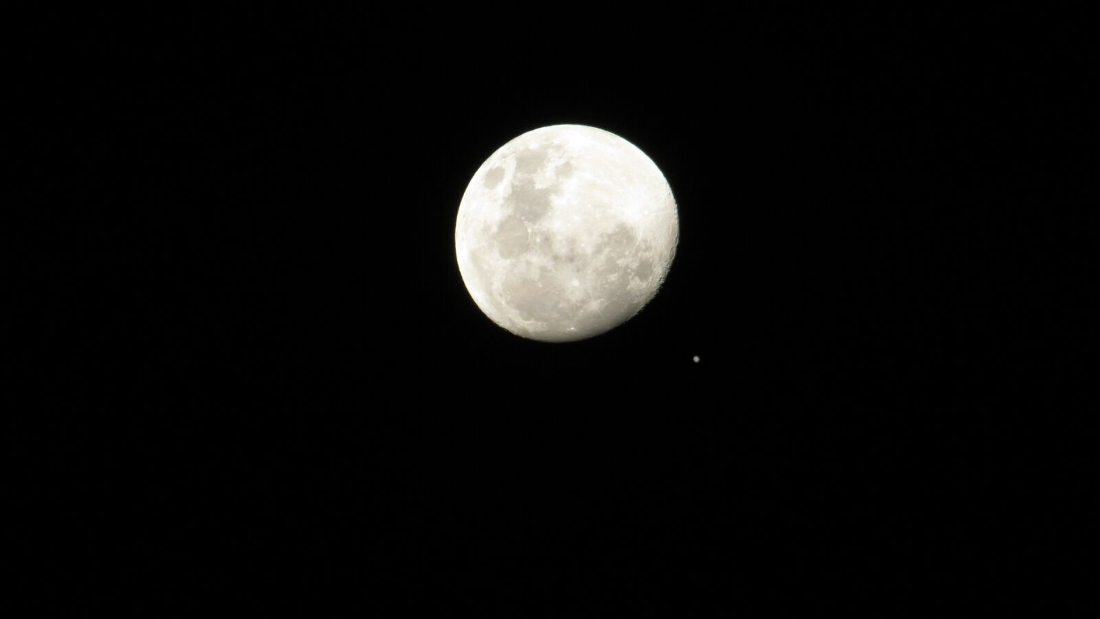 Canon PowerShot SX40 HS sample photo. Moon, night, nocturne photography