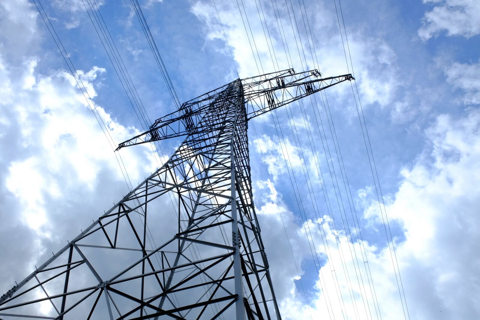 Fujifilm X-E1 sample photo. Pylon, current, electricity photography