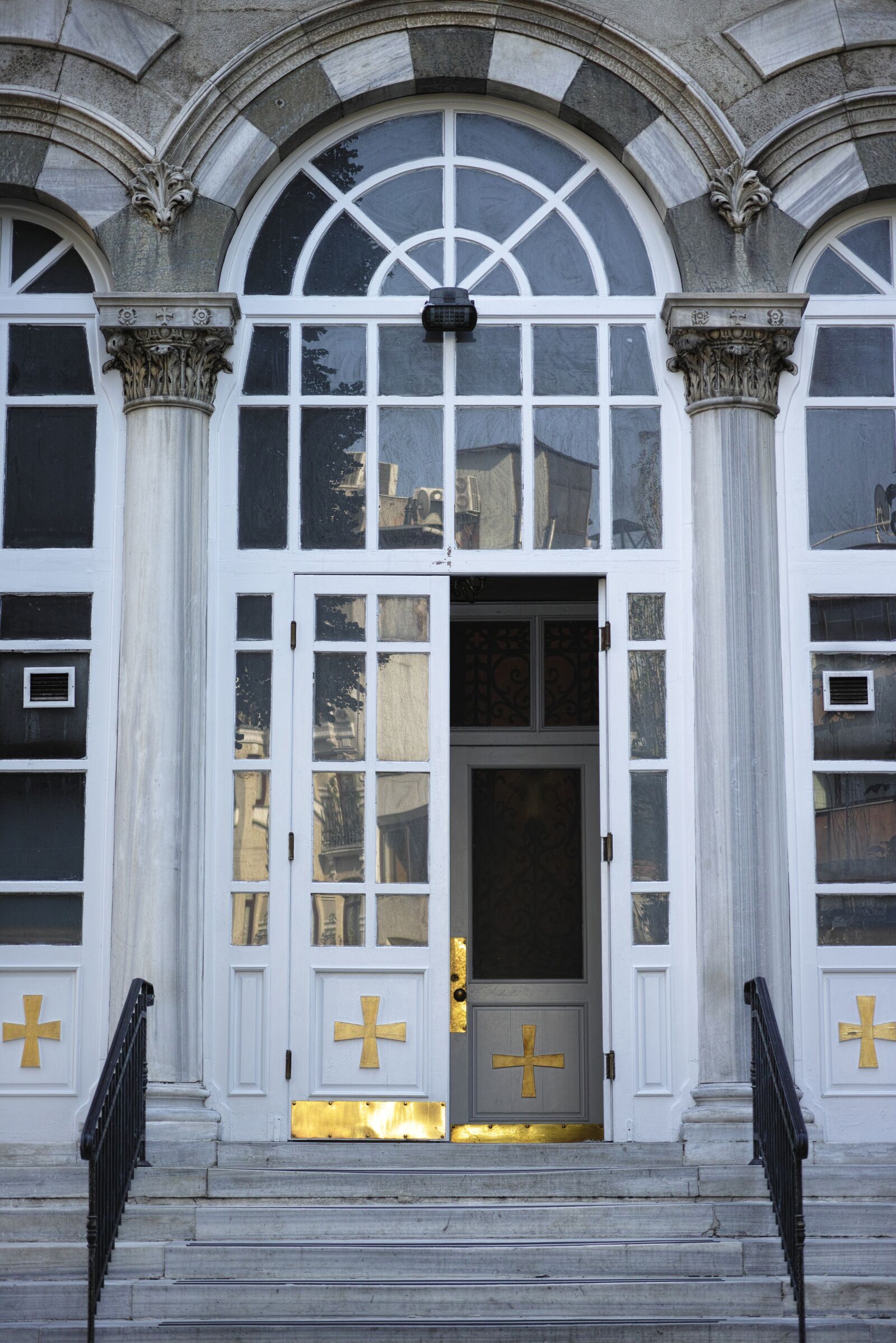 Sigma DP3 Merrill sample photo. Church, door, home photography