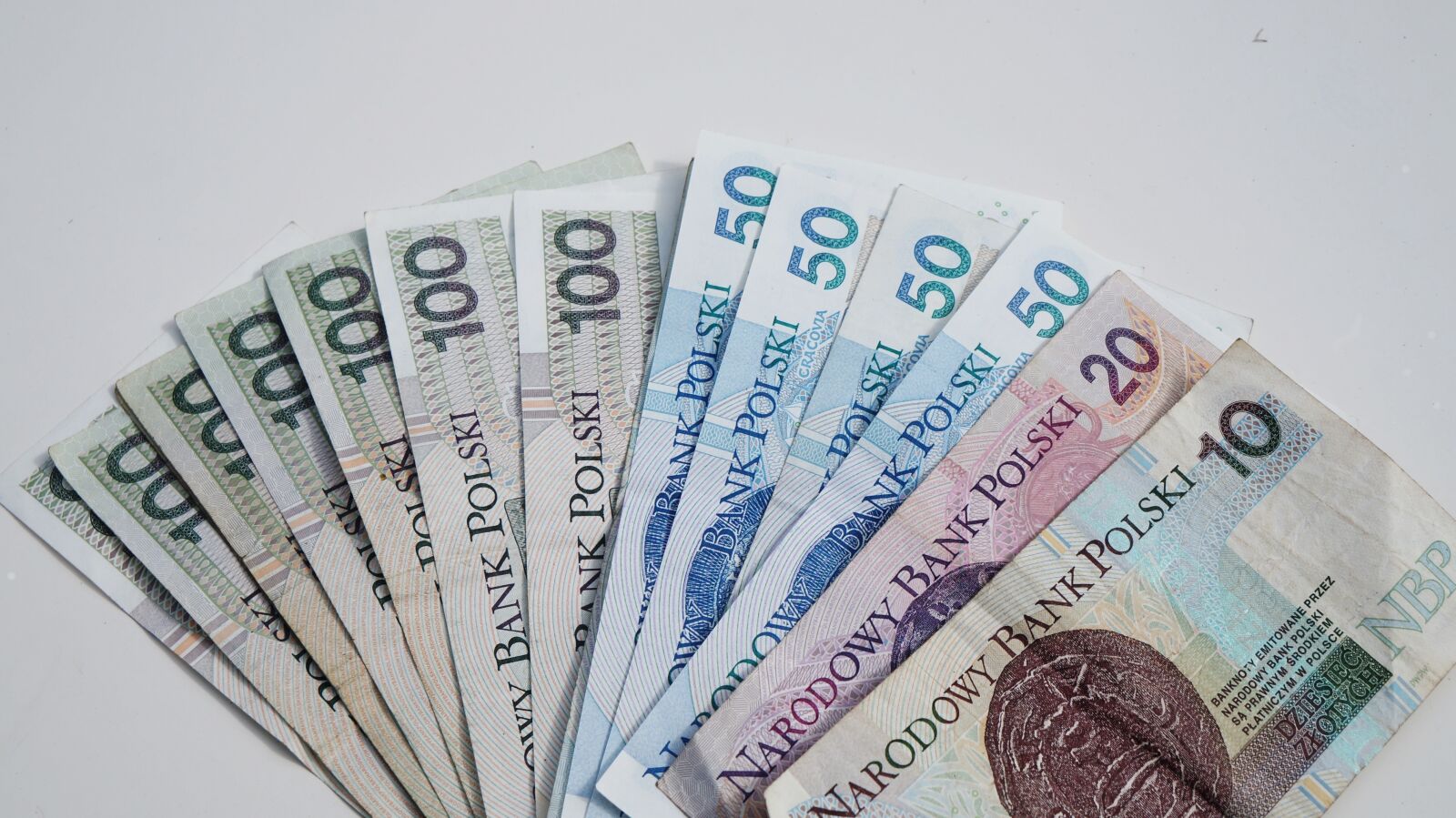Sony Alpha a3000 + Sony E 18-55mm F3.5-5.6 OSS sample photo. Money, euro banknotes, one photography