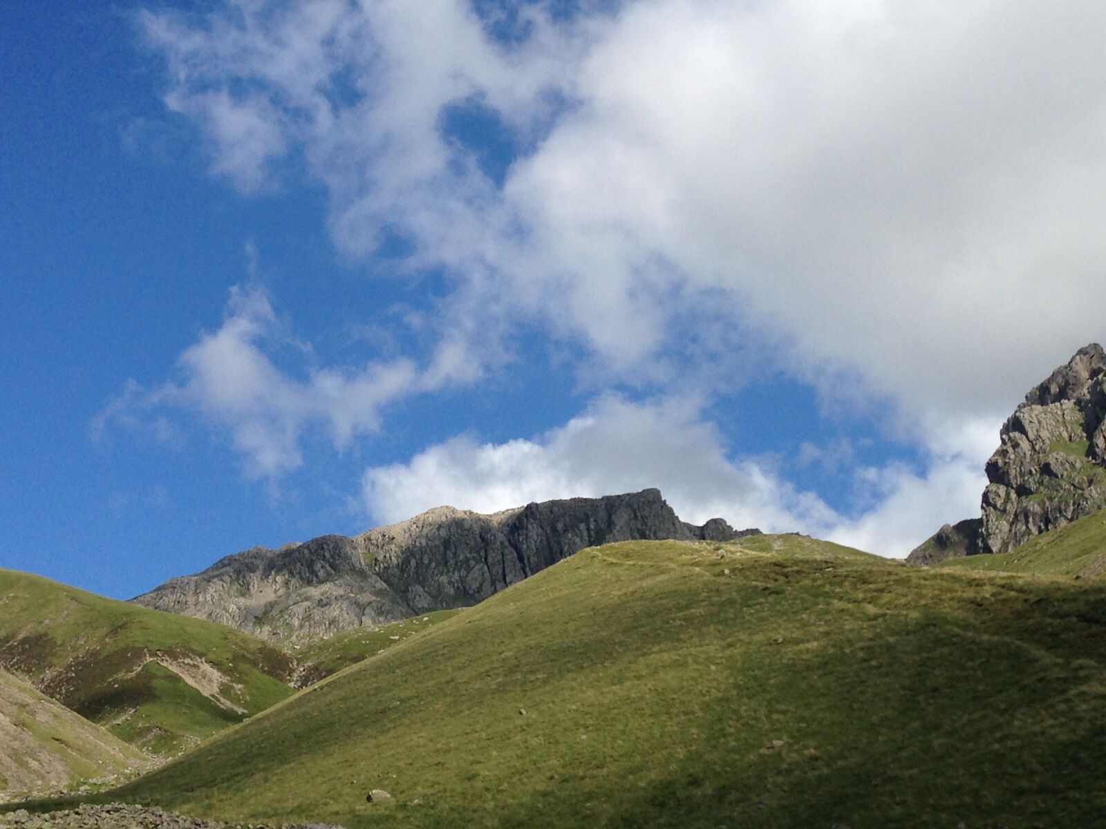 iPhone 5 back camera 4.12mm f/2.4 sample photo. Mountain, english, countryside photography