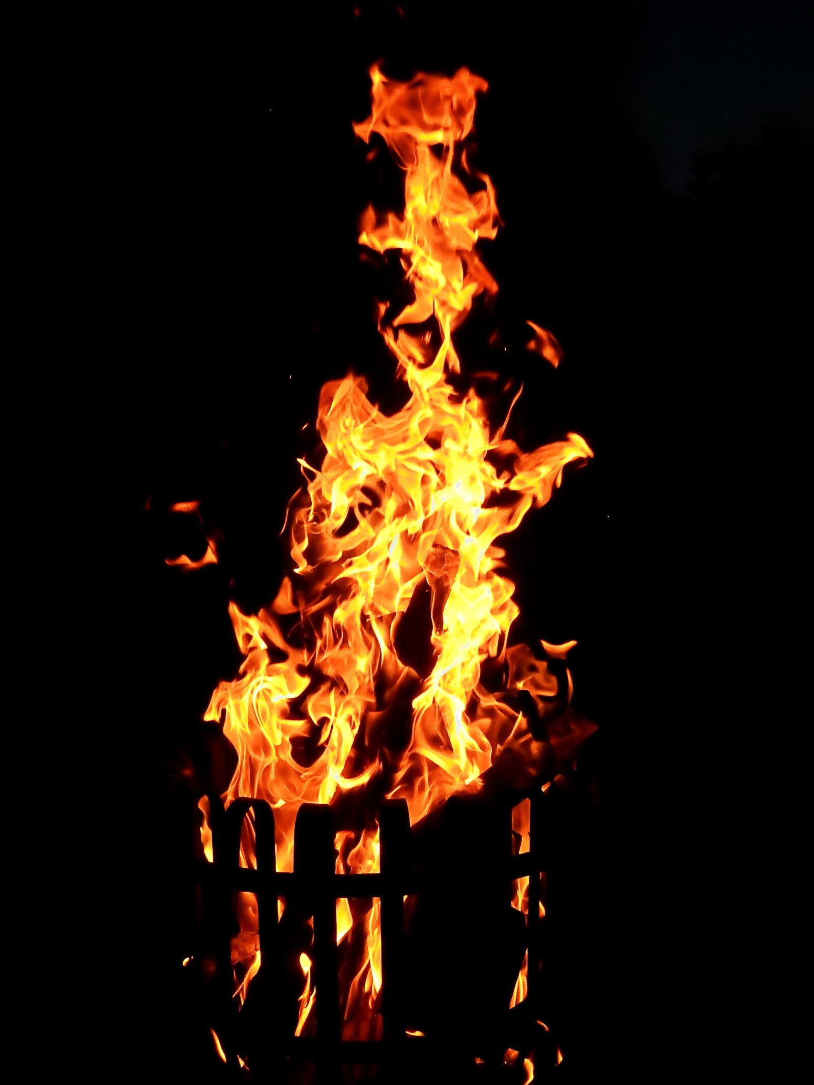 Nikon Coolpix P900 sample photo. Fire, flame, burn photography