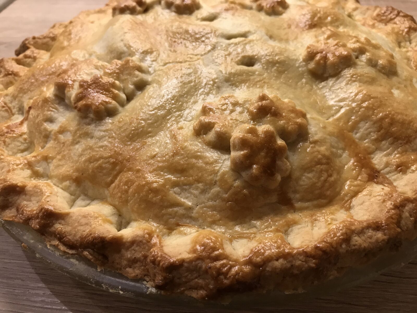 iPhone 7 Plus back dual camera 3.99mm f/1.8 sample photo. Apple, pie, baking photography