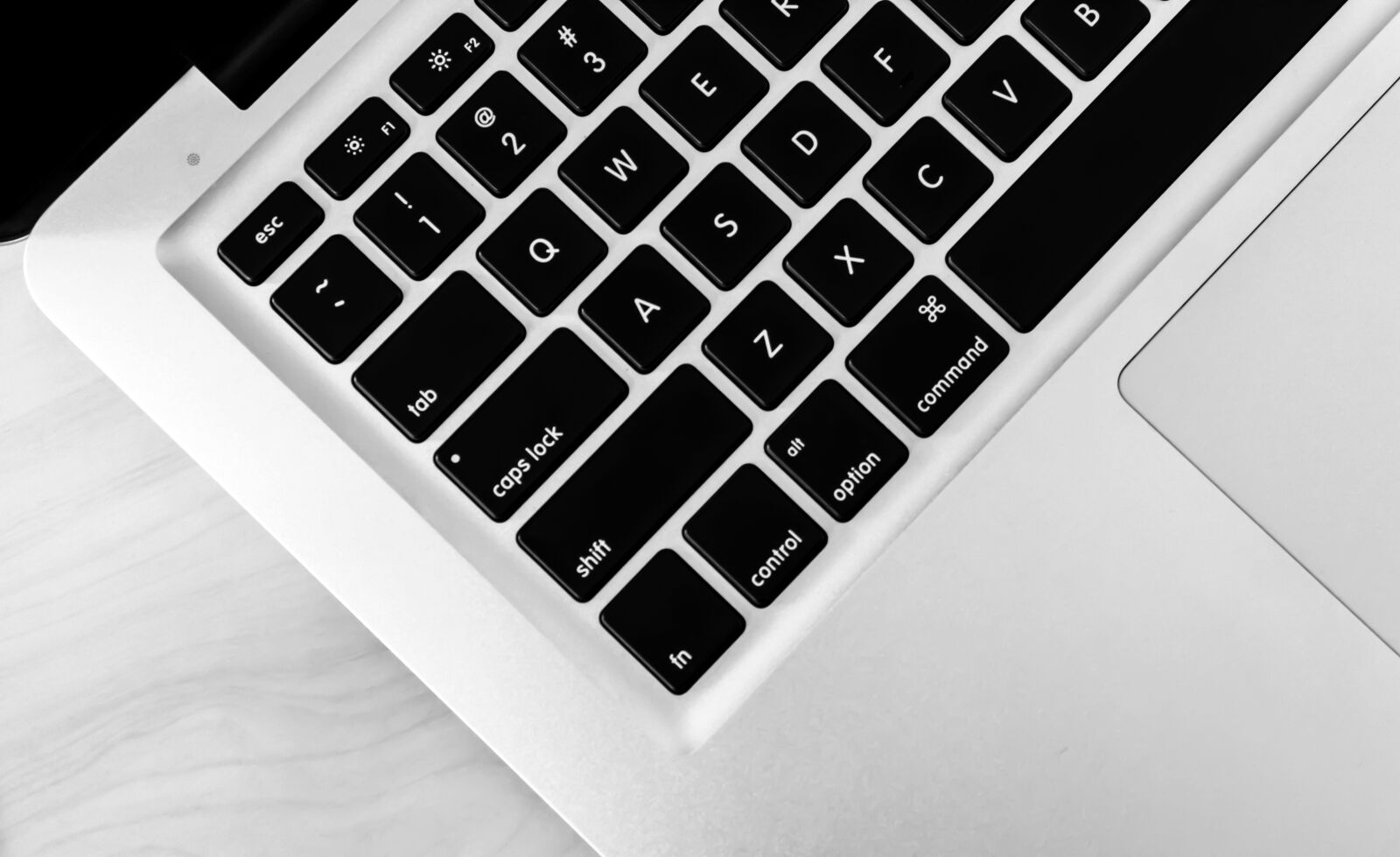 Canon EOS 1300D (EOS Rebel T6 / EOS Kiss X80) sample photo. Desk, laptop, computer photography