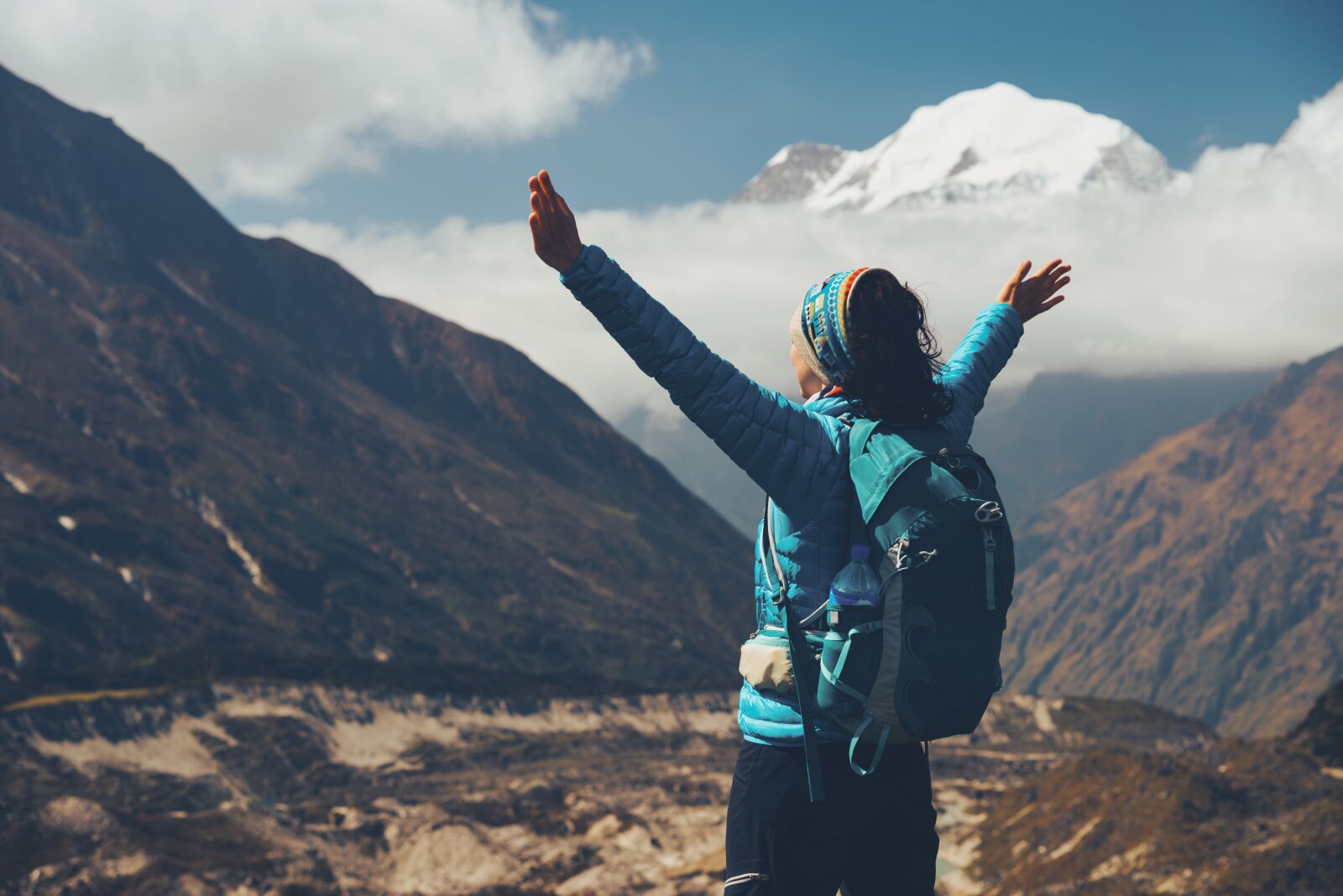 Nikon D810 sample photo. Woman, backpack, raised photography